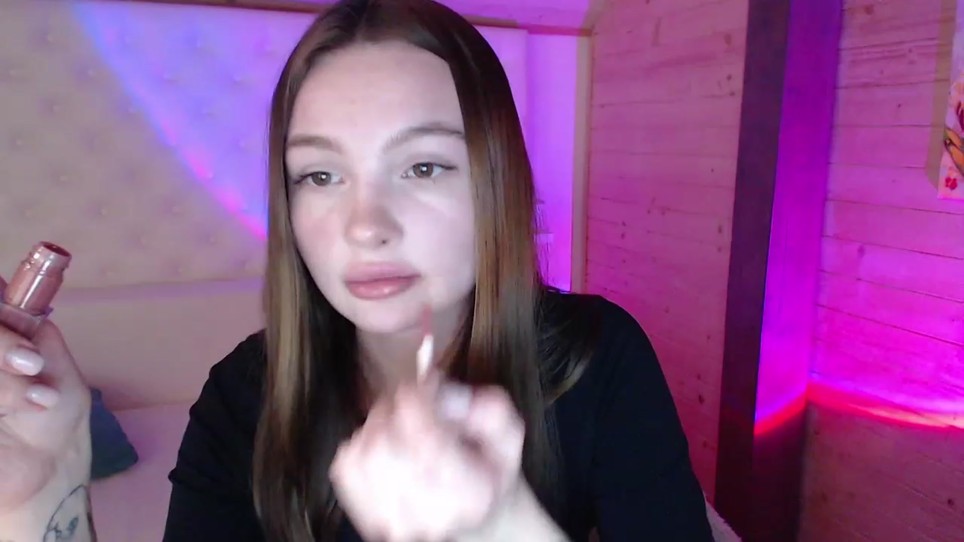 Gallery image thumbnail from sashacom's myfreecams stream on, 03/18/2023, 21:08 image 7 of 20