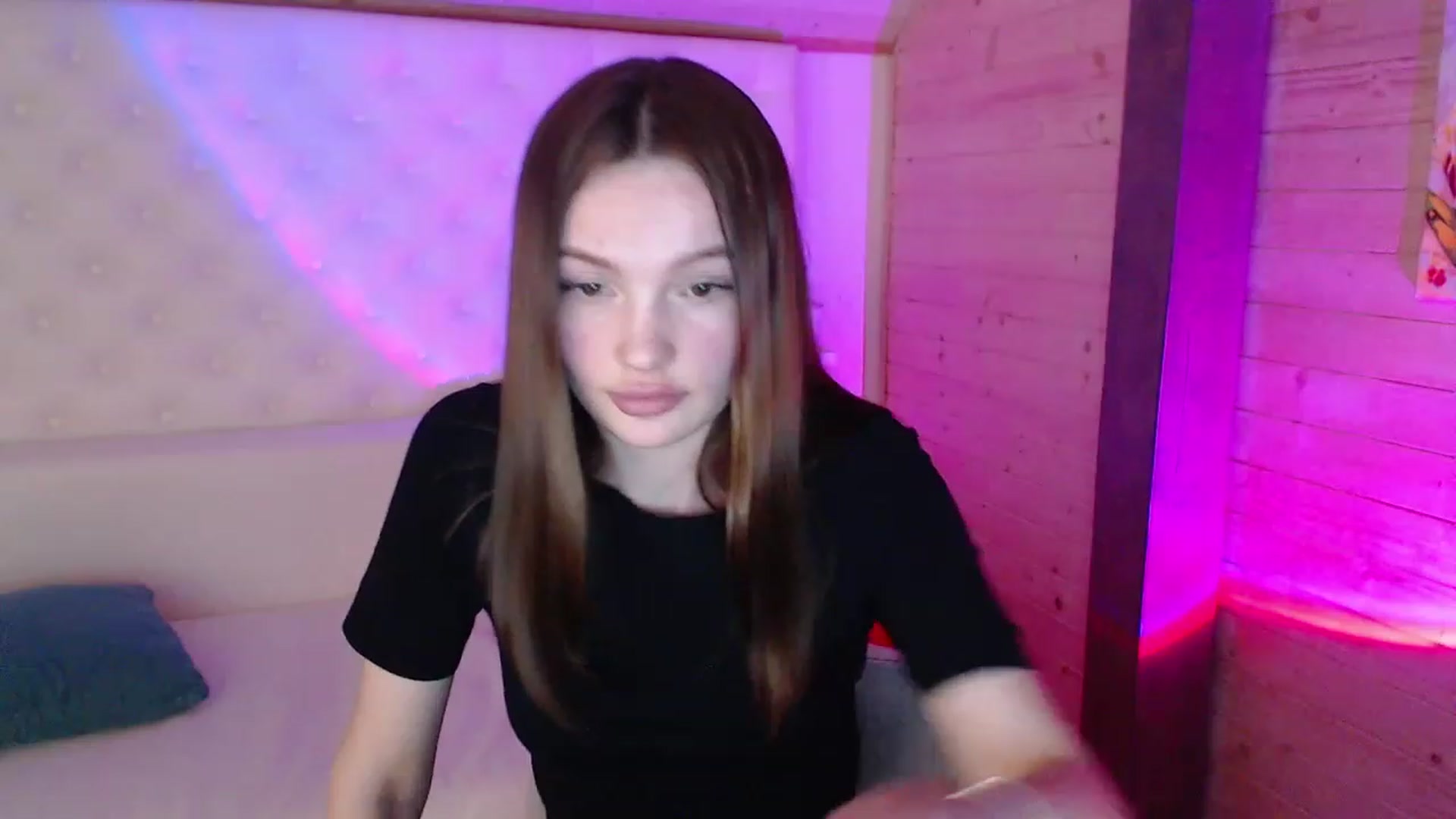 Gallery image thumbnail from sashacom's myfreecams stream on, 03/18/2023, 21:08 image 5 of 20