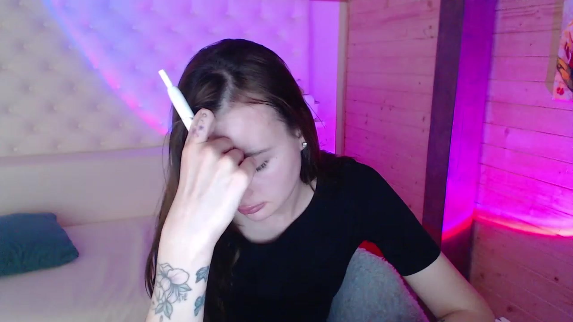 Gallery image thumbnail from sashacom's myfreecams stream on, 03/18/2023, 21:08 image 20 of 20