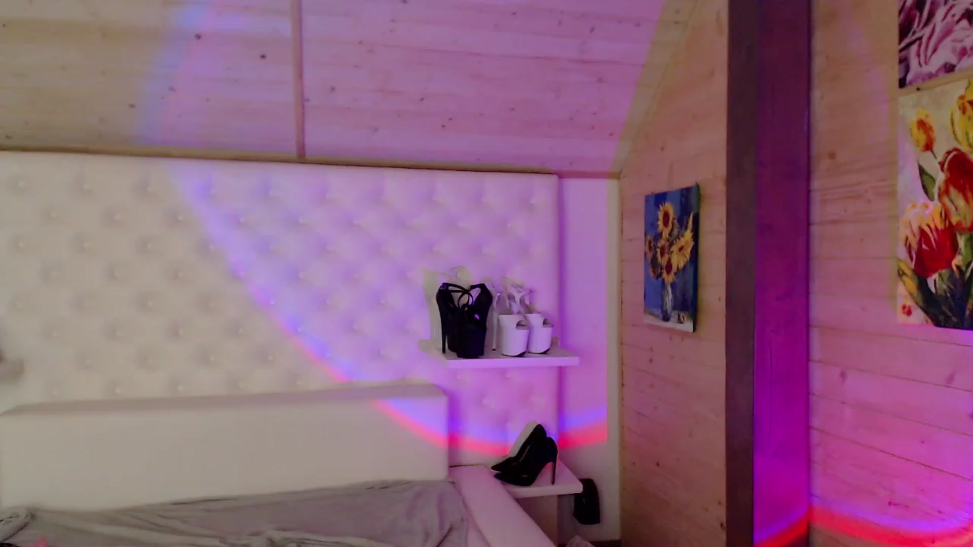Gallery image thumbnail from sashacom's myfreecams stream on, 03/21/2023, 21:03 image 19 of 20