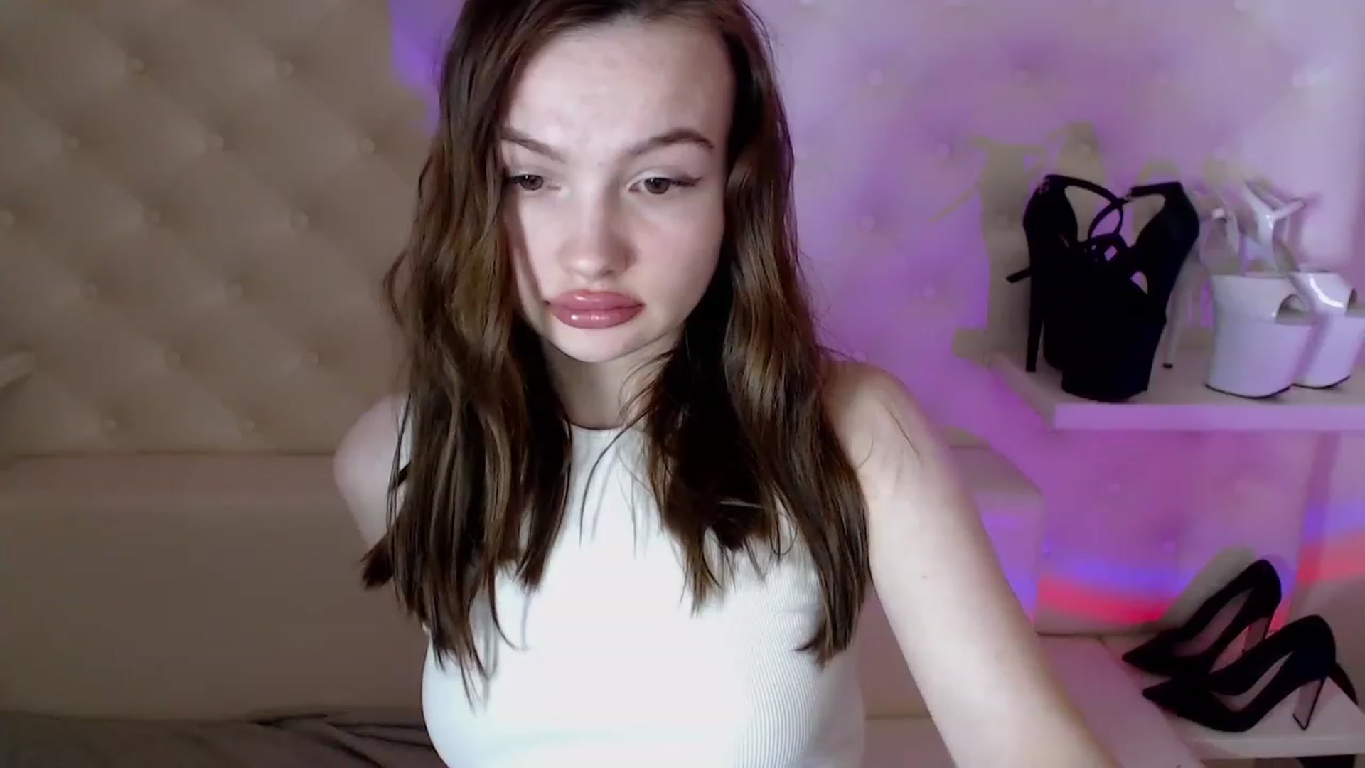 Gallery image thumbnail from sashacom's myfreecams stream on, 03/24/2023, 21:19 image 8 of 20