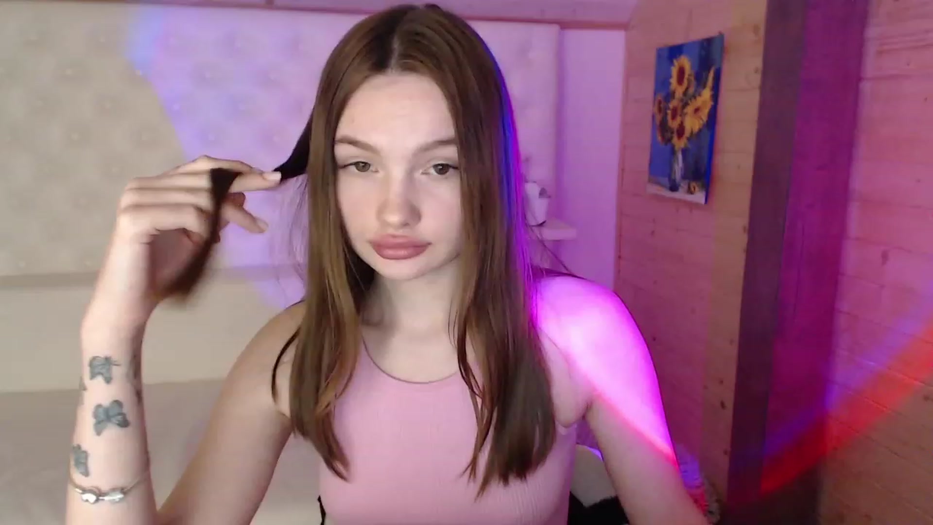 Gallery image thumbnail from sashacom's myfreecams stream on, 03/25/2023, 21:20 image 18 of 20