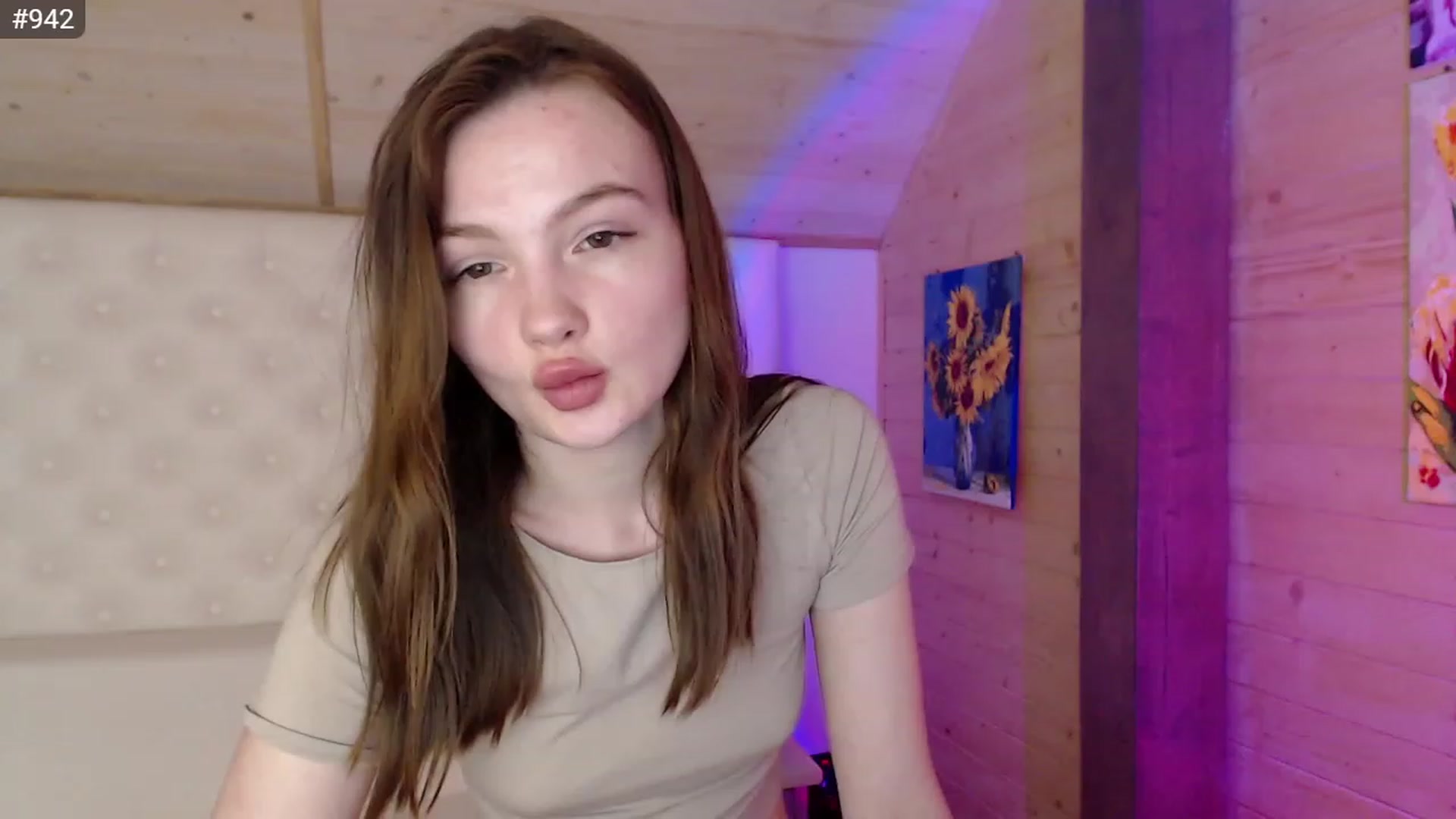 Gallery image thumbnail from sashacom's myfreecams stream on, 03/26/2023, 19:35 image 12 of 20
