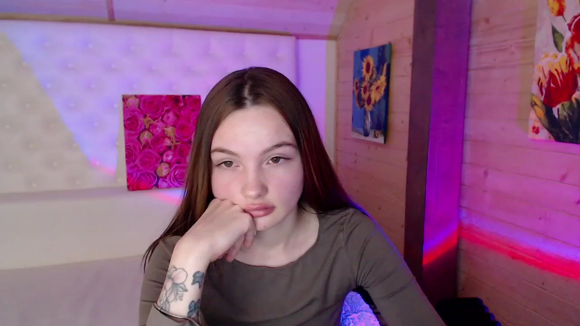 Gallery image thumbnail from sashacom's myfreecams stream on, 03/30/2023, 19:36 image 6 of 20