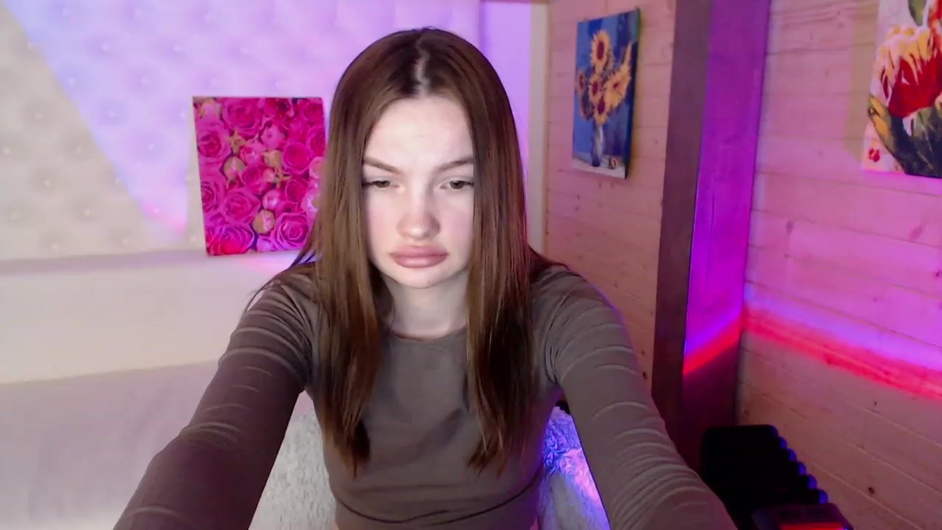 Gallery image thumbnail from sashacom's myfreecams stream on, 03/30/2023, 19:36 image 10 of 20