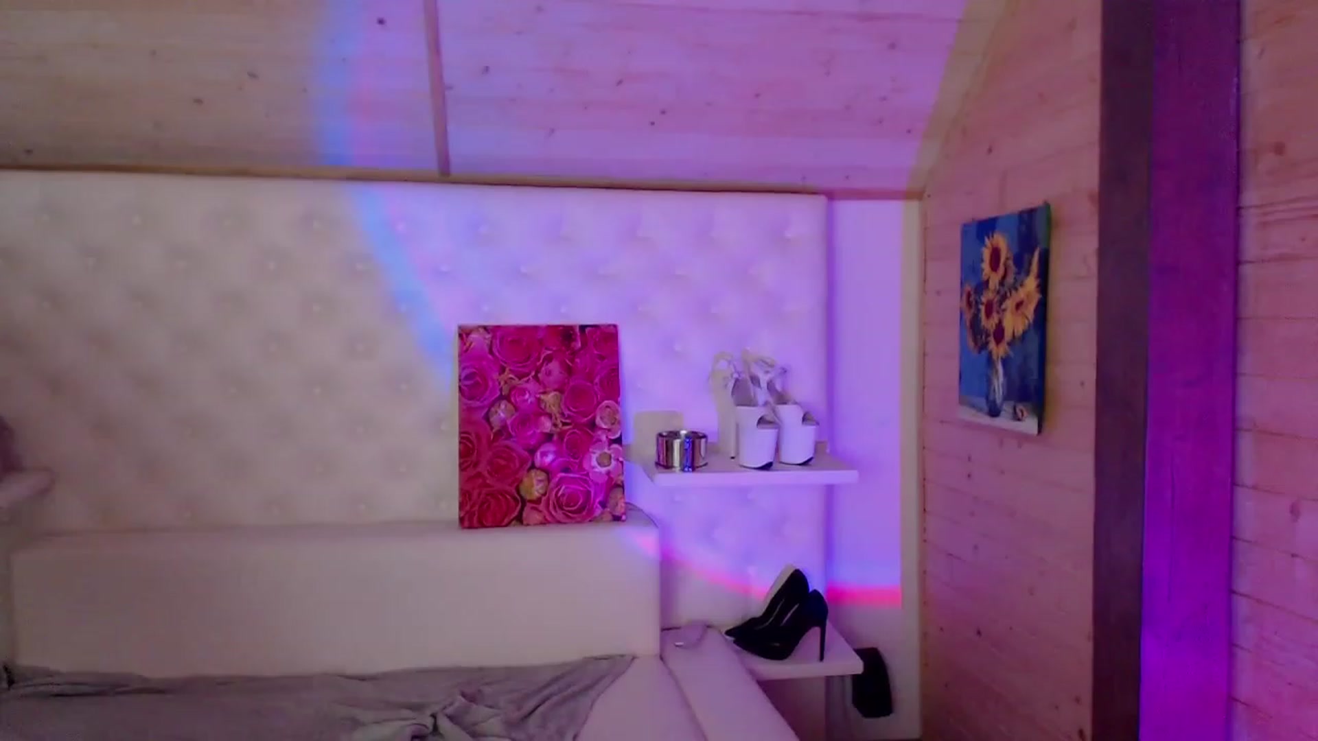 Gallery image thumbnail from sashacom's myfreecams stream on, 03/31/2023, 20:59 image 7 of 20