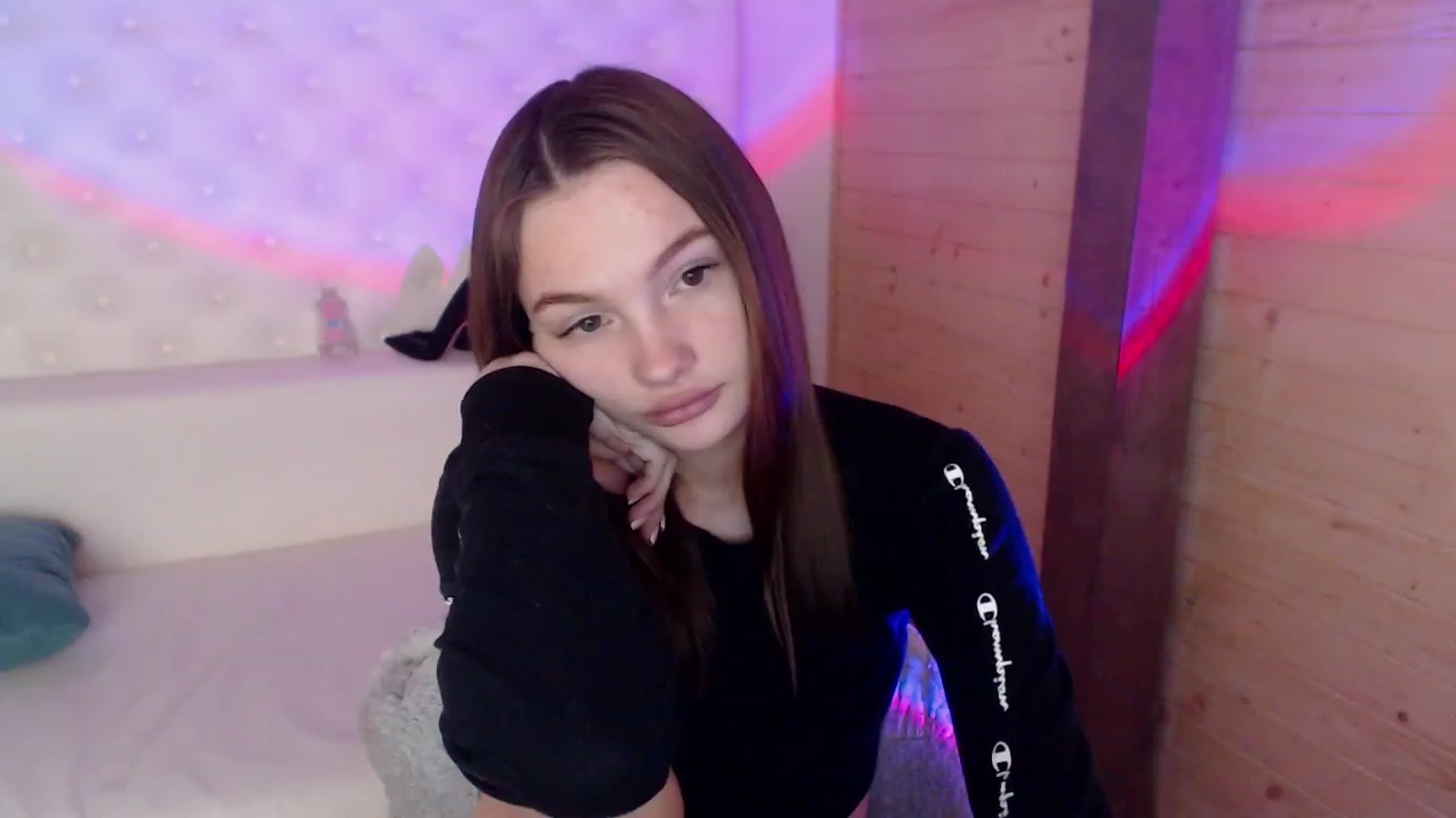 Gallery image thumbnail from sashacom's myfreecams stream on, 05/07/2023, 19:27 image 7 of 20