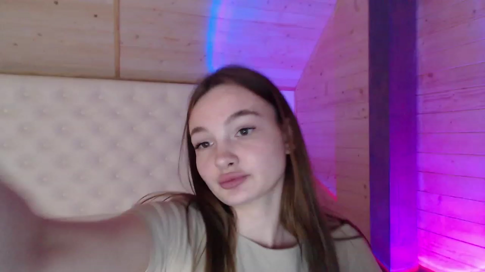 Gallery image thumbnail from sashacom's myfreecams stream on, 05/21/2023, 19:54 image 14 of 20