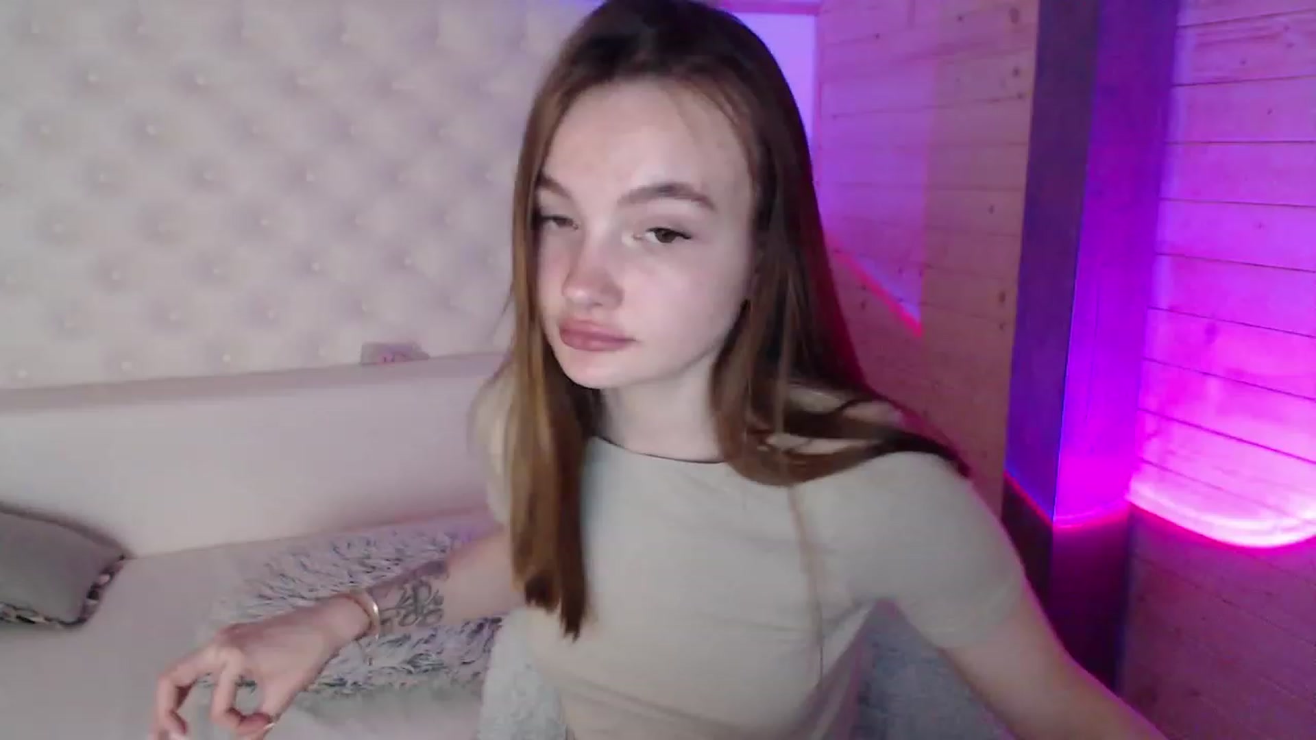Gallery image thumbnail from sashacom's myfreecams stream on, 05/21/2023, 19:54 image 11 of 20