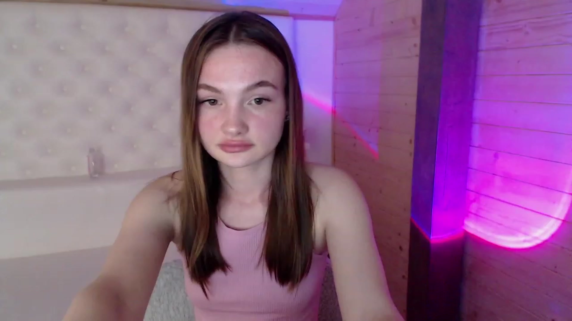 Gallery image thumbnail from sashacom's myfreecams stream on, 05/22/2023, 20:32 image 7 of 20