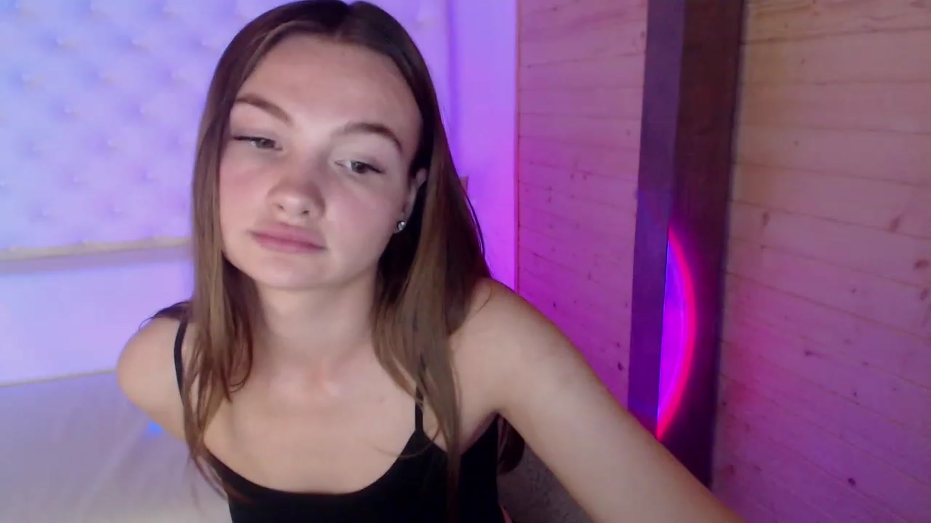Gallery image thumbnail from sashacom's myfreecams stream on, 05/26/2023, 21:06 image 9 of 20