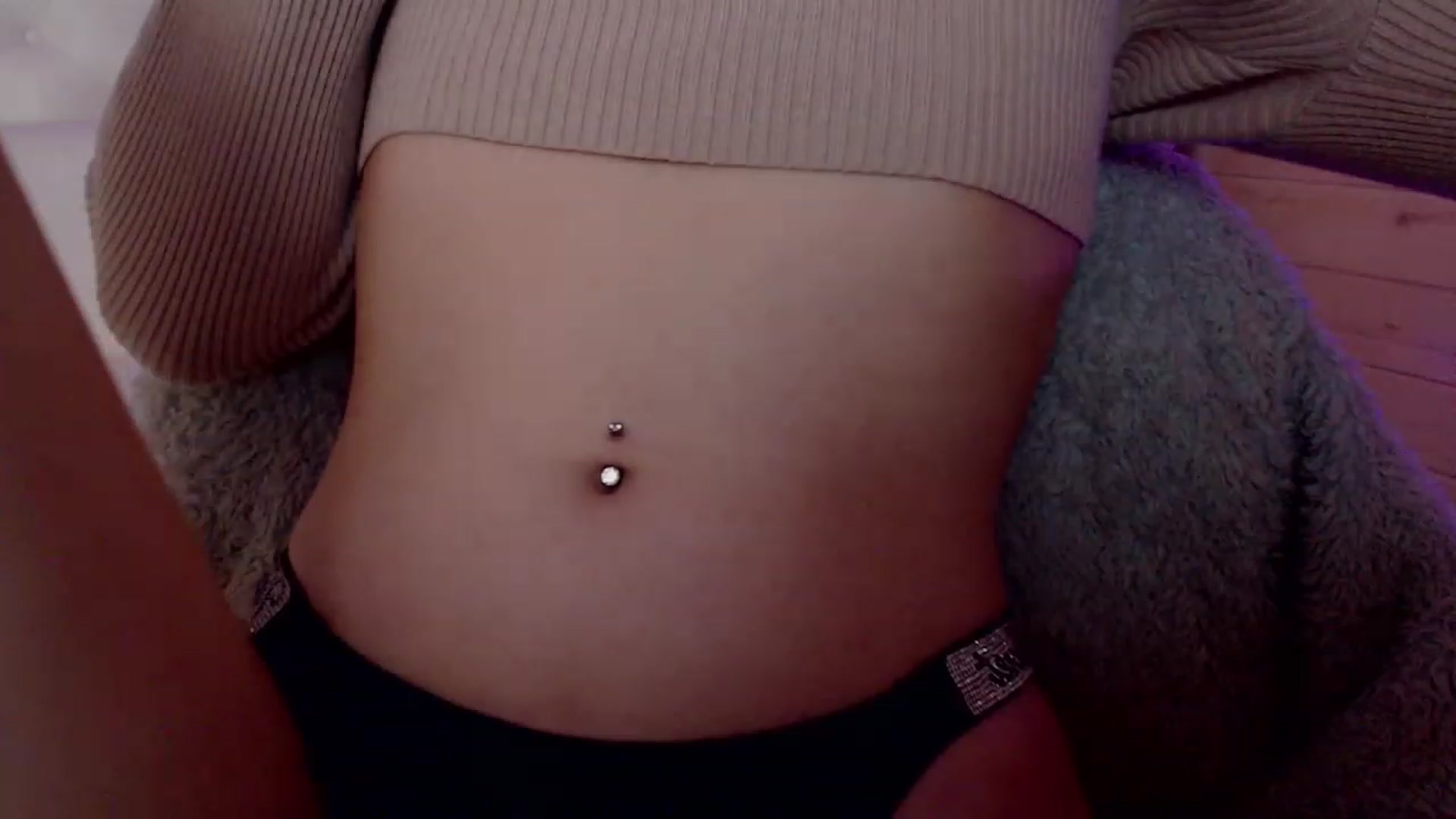 Gallery image thumbnail from sashacom's myfreecams stream on, 05/27/2023, 19:18 image 17 of 20