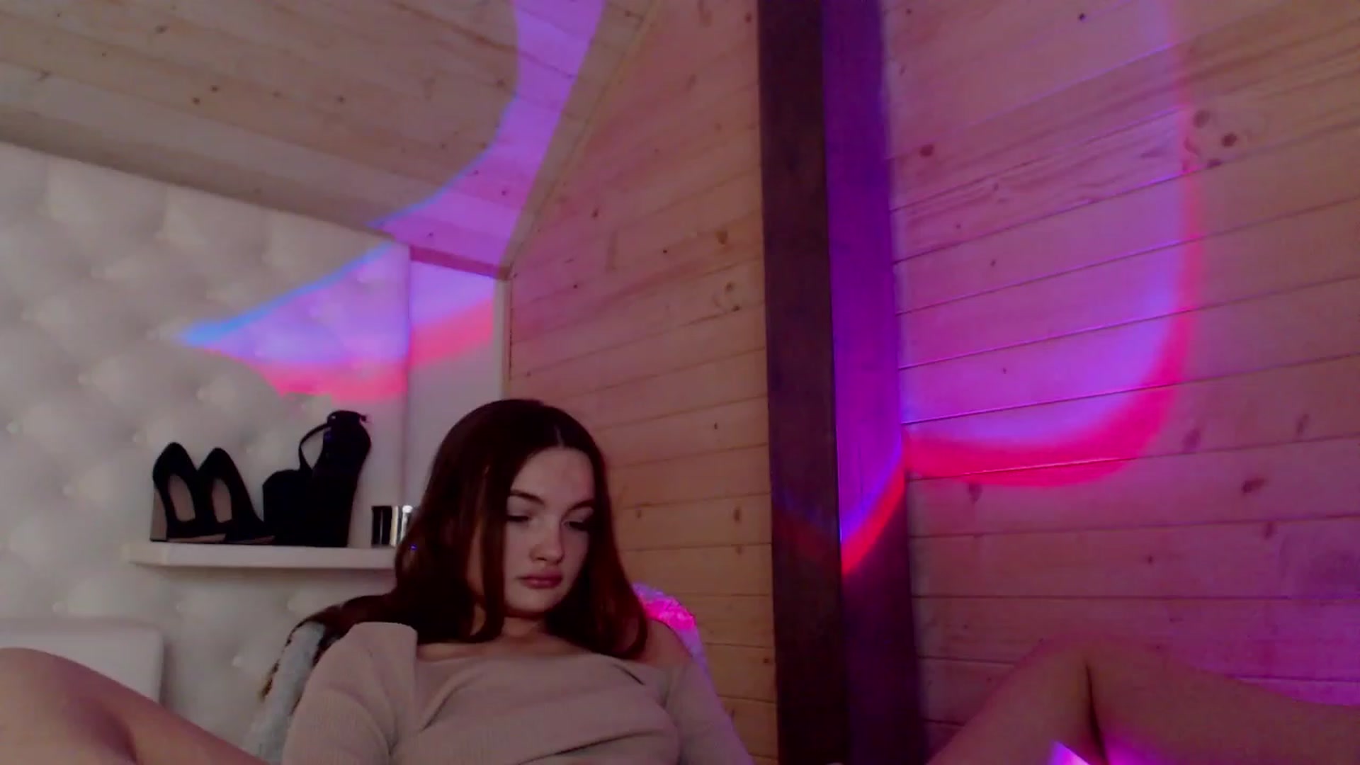 Gallery image thumbnail from sashacom's myfreecams stream on, 05/27/2023, 20:27 image 19 of 20