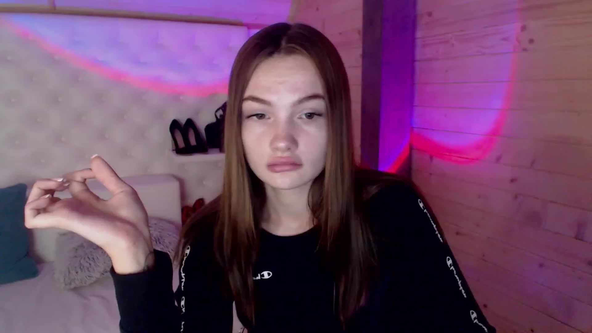 Gallery image thumbnail from sashacom's myfreecams stream on, 05/28/2023, 14:34 image 11 of 20