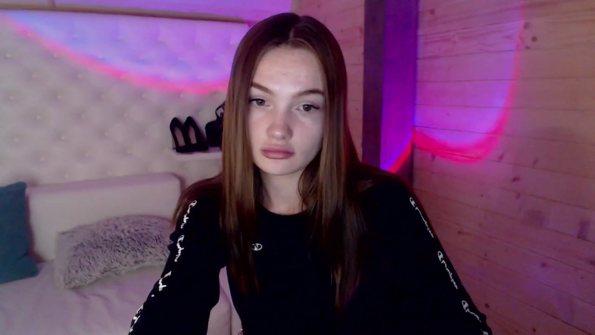 Gallery image thumbnail from sashacom's myfreecams stream on, 05/28/2023, 14:34 image 10 of 20