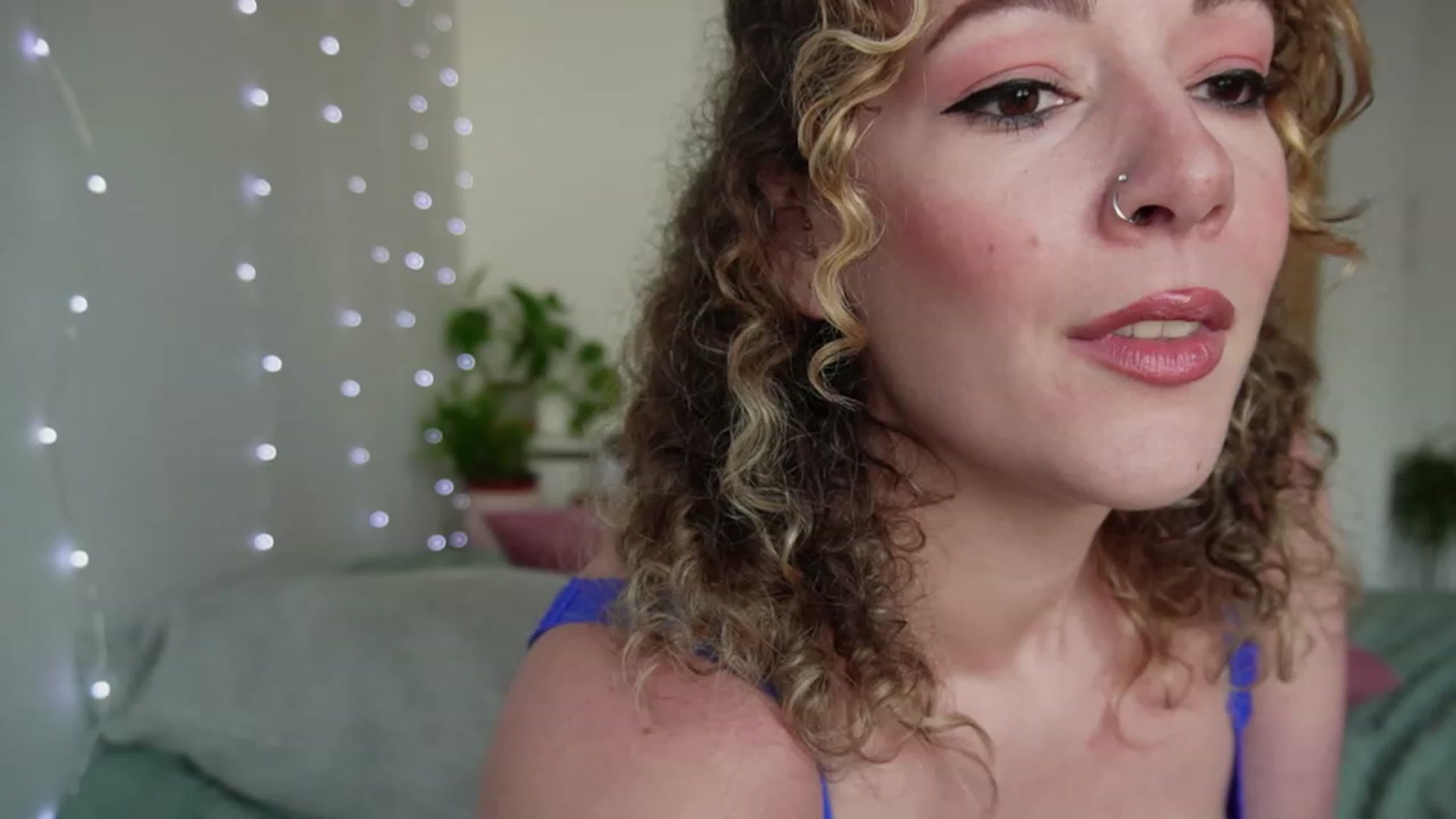 Gallery image thumbnail from sashacurves's myfreecams stream on, 02/23/2023, 14:46 image 15 of 20
