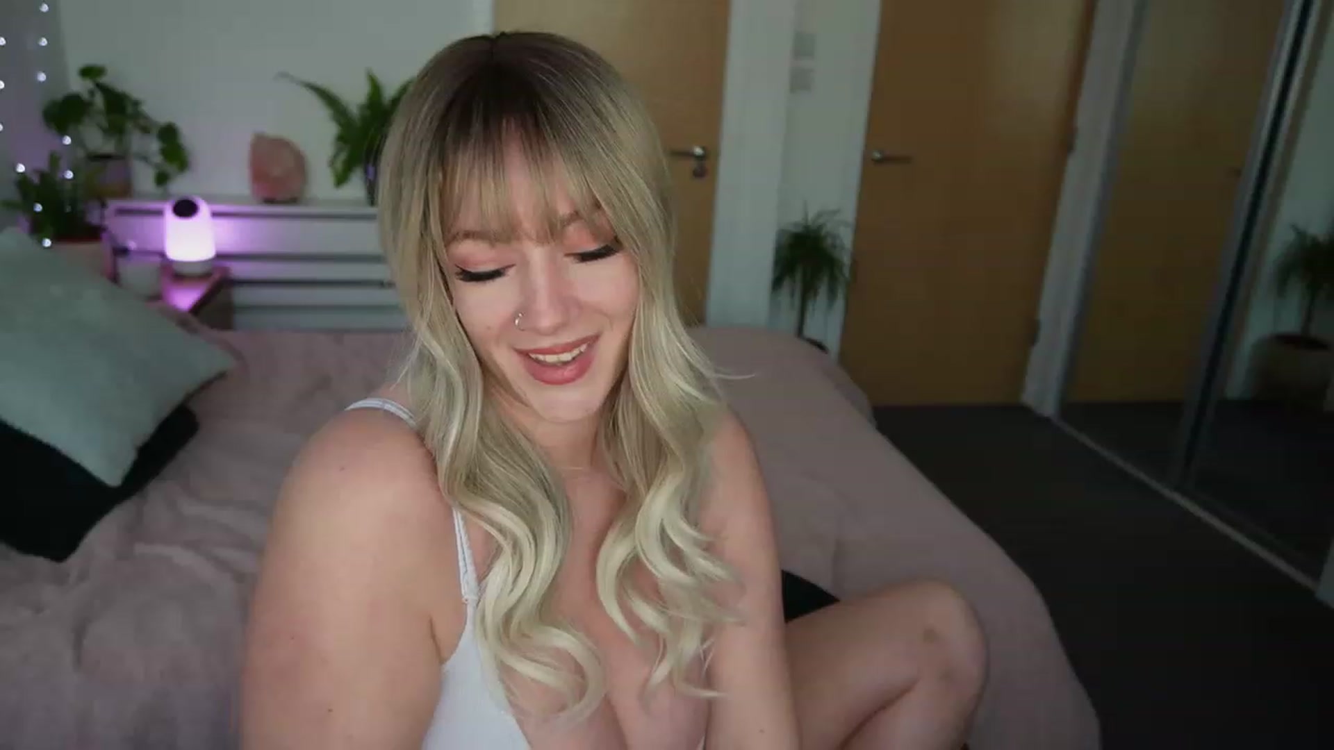 Gallery image thumbnail from sashacurves's myfreecams stream on, 03/07/2023, 09:41 image 13 of 20