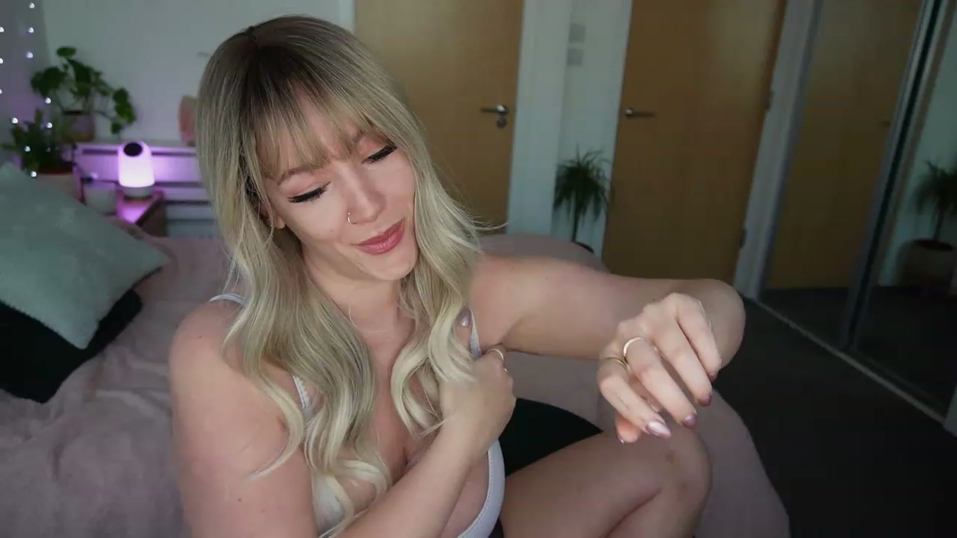 Gallery image thumbnail from sashacurves's myfreecams stream on, 03/07/2023, 09:41 image 12 of 20
