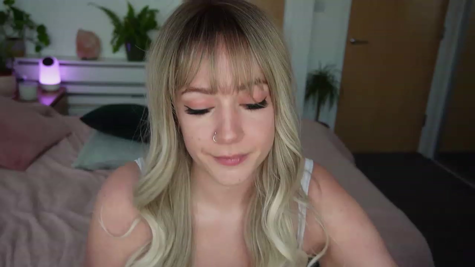 Gallery image thumbnail from sashacurves's myfreecams stream on, 03/07/2023, 11:37 image 15 of 20