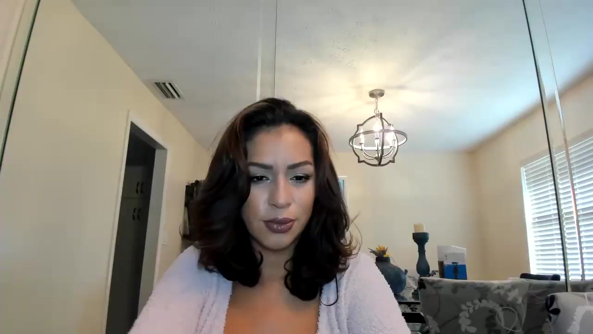 Gallery image thumbnail from sassypants's myfreecams stream on, 01/30/2024, 14:14 image 4 of 20