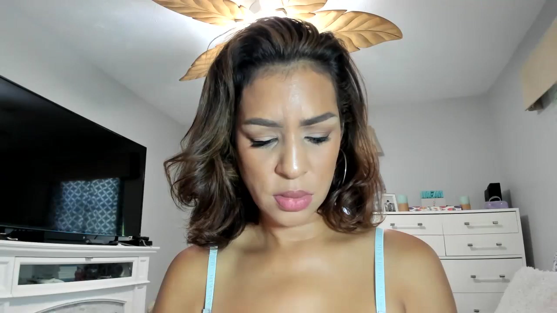 Gallery image thumbnail from sassypants's myfreecams stream on, 03/25/2024, 15:50 image 1 of 20