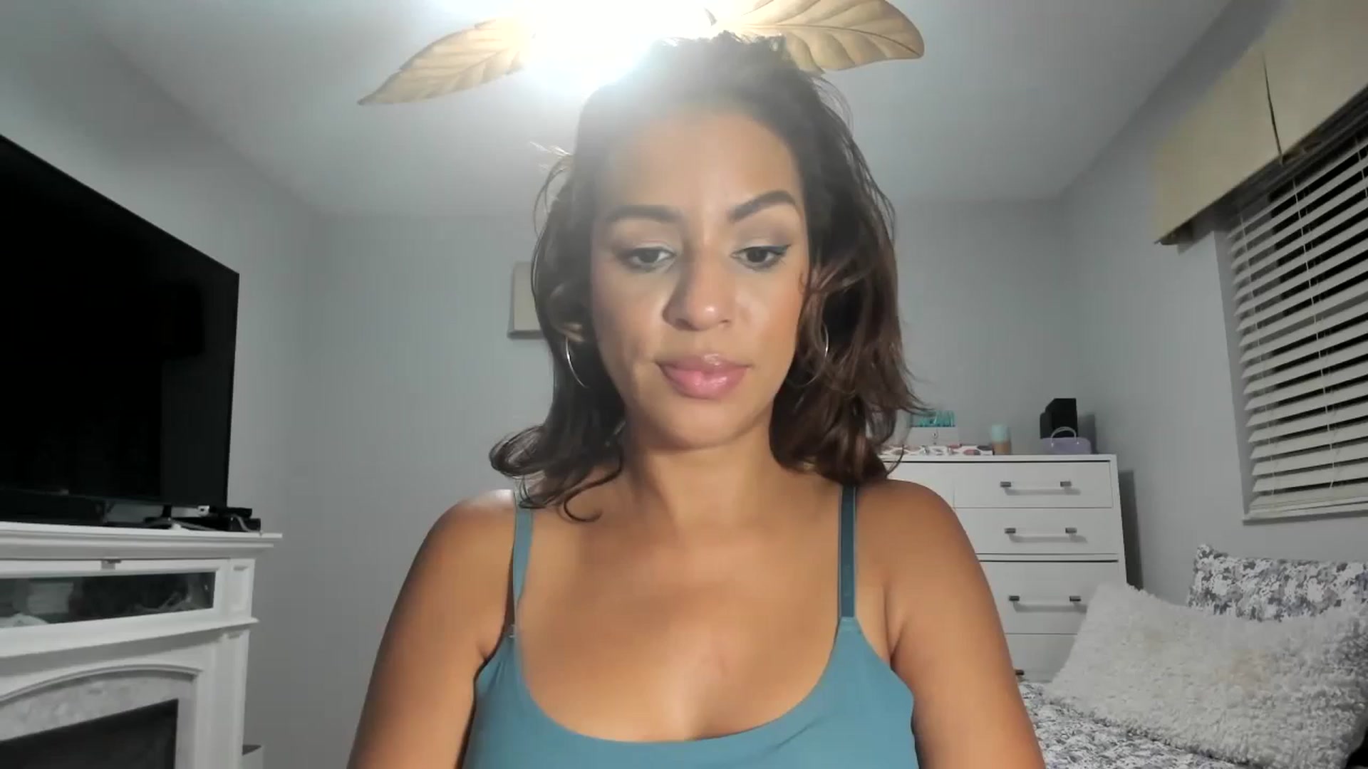 Gallery image thumbnail from sassypants's myfreecams stream on, 03/27/2024, 04:46 image 3 of 20