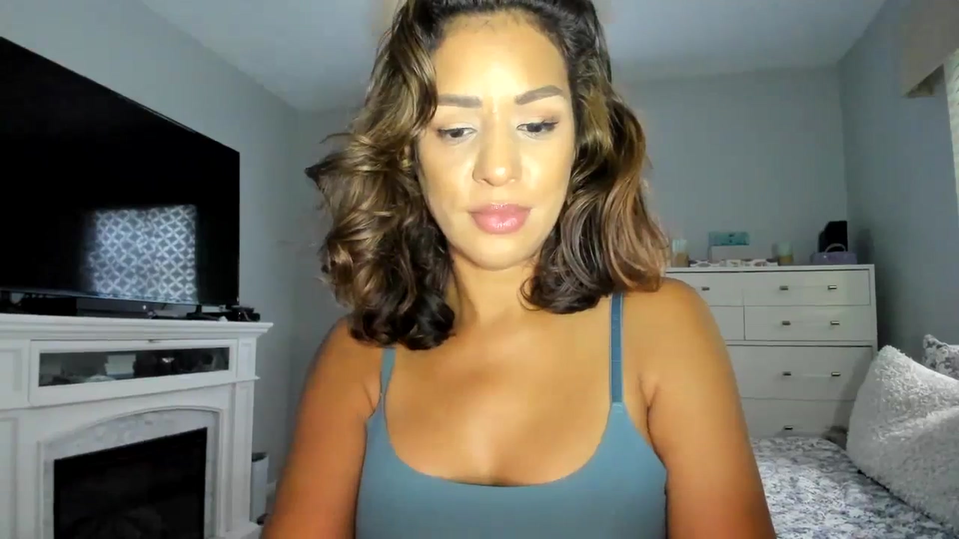 Gallery image thumbnail from sassypants's myfreecams stream on, 04/03/2024, 17:30 image 2 of 20