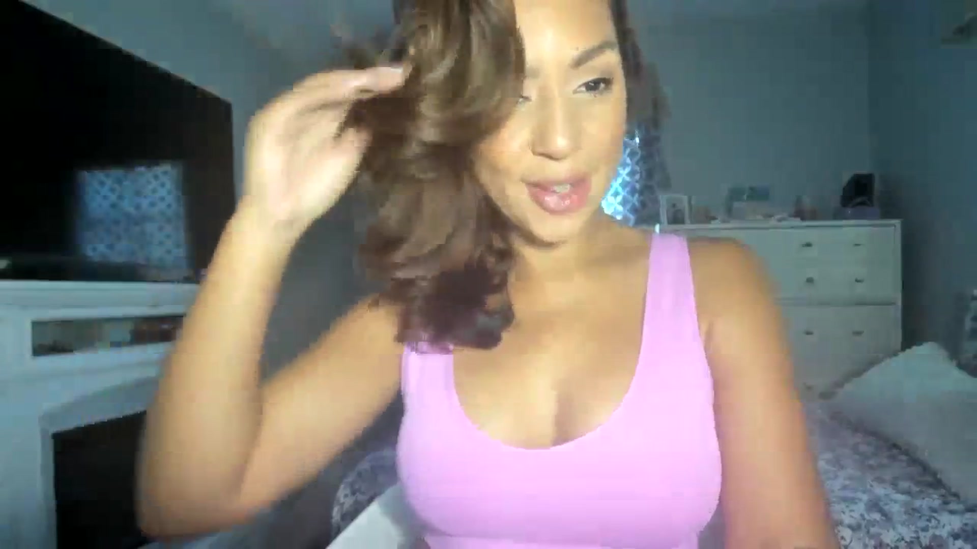 Gallery image thumbnail from sassypants's myfreecams stream on, 04/04/2024, 13:43 image 8 of 20