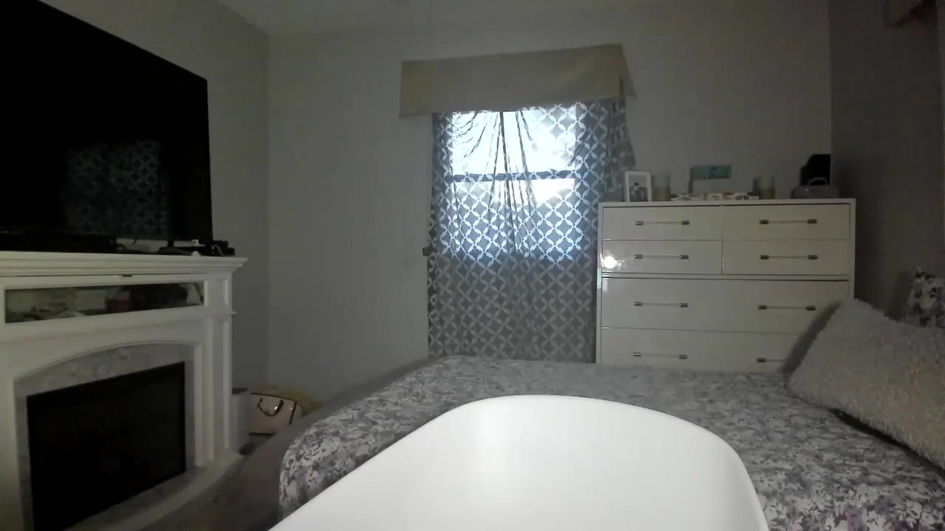 Gallery image thumbnail from sassypants's myfreecams stream on, 04/05/2024, 24:00 image 9 of 20