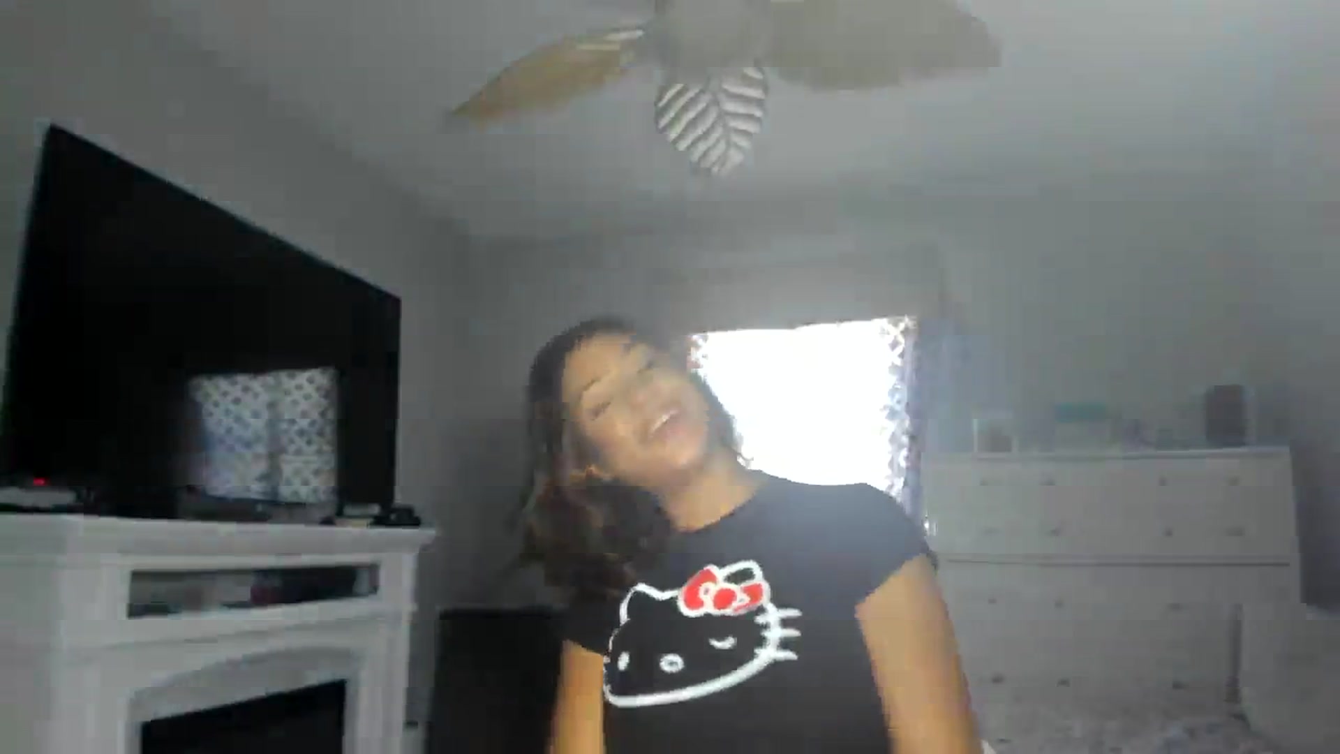 Gallery image thumbnail from sassypants's myfreecams stream on, 04/10/2024, 16:11 image 10 of 20