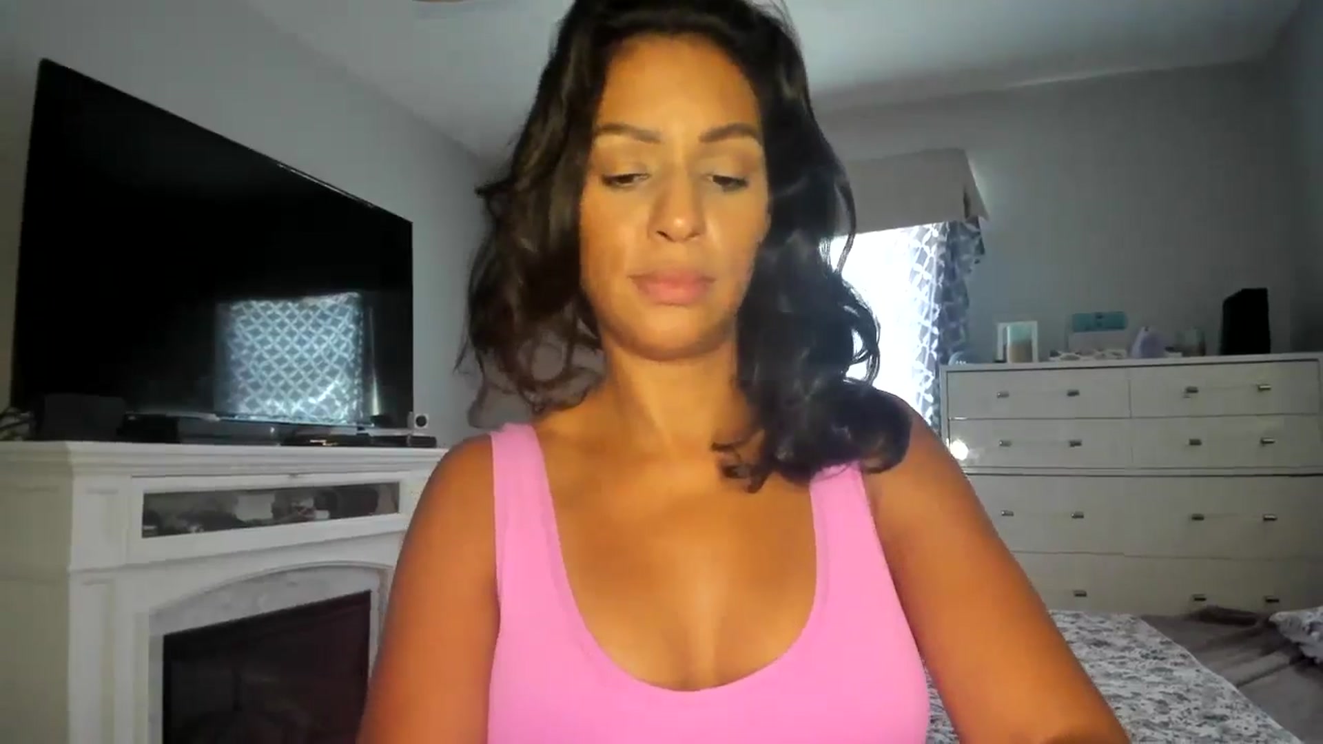 Gallery image thumbnail from sassypants's myfreecams stream on, 06/07/2024, 19:13 image 18 of 20
