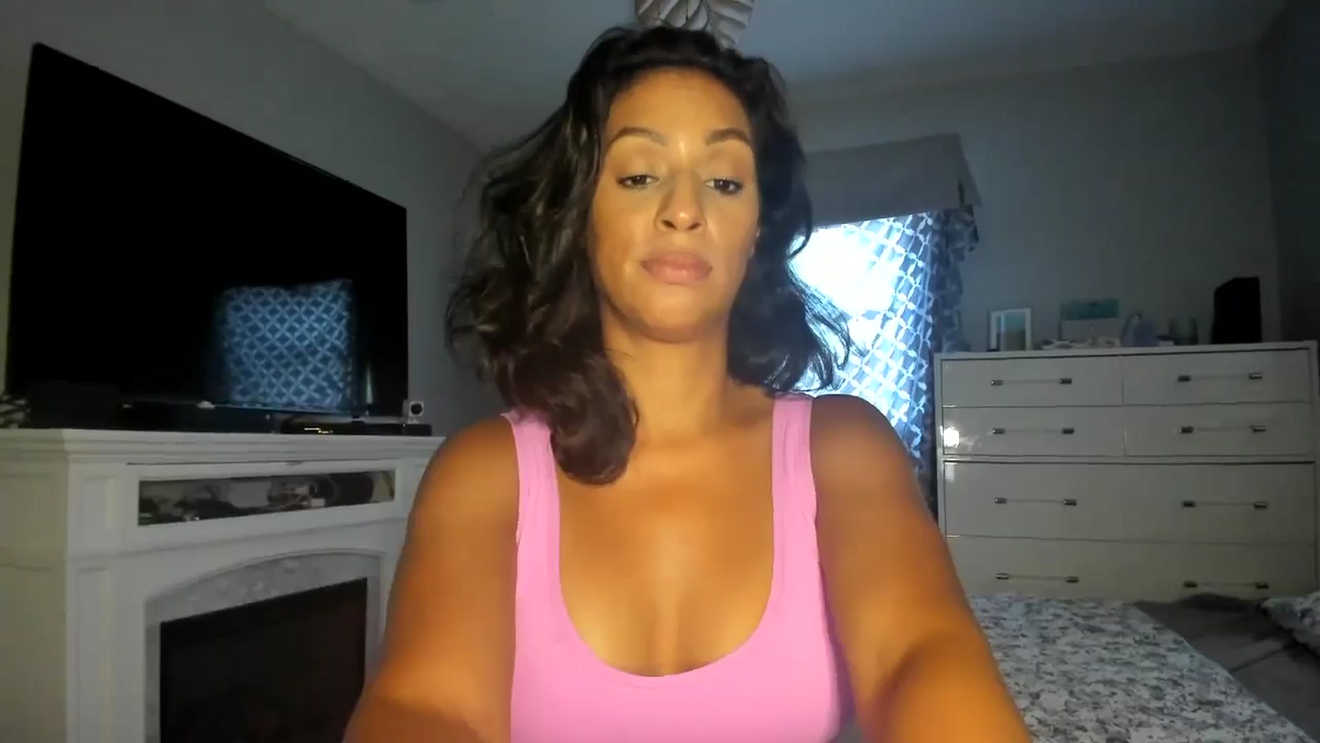 Gallery image thumbnail from sassypants's myfreecams stream on, 06/07/2024, 19:13 image 6 of 20