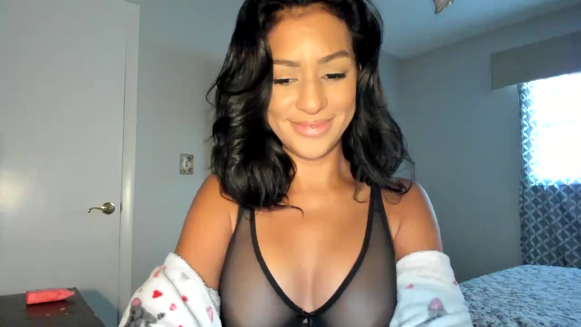 Gallery image thumbnail from sassypants's myfreecams stream on, 08/17/2024, 15:12 image 6 of 20