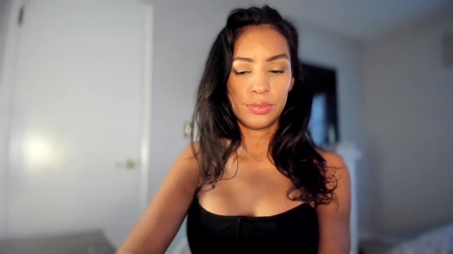 Gallery image thumbnail from sassypants's myfreecams stream on, 01/07/2025, 15:58 image 16 of 20