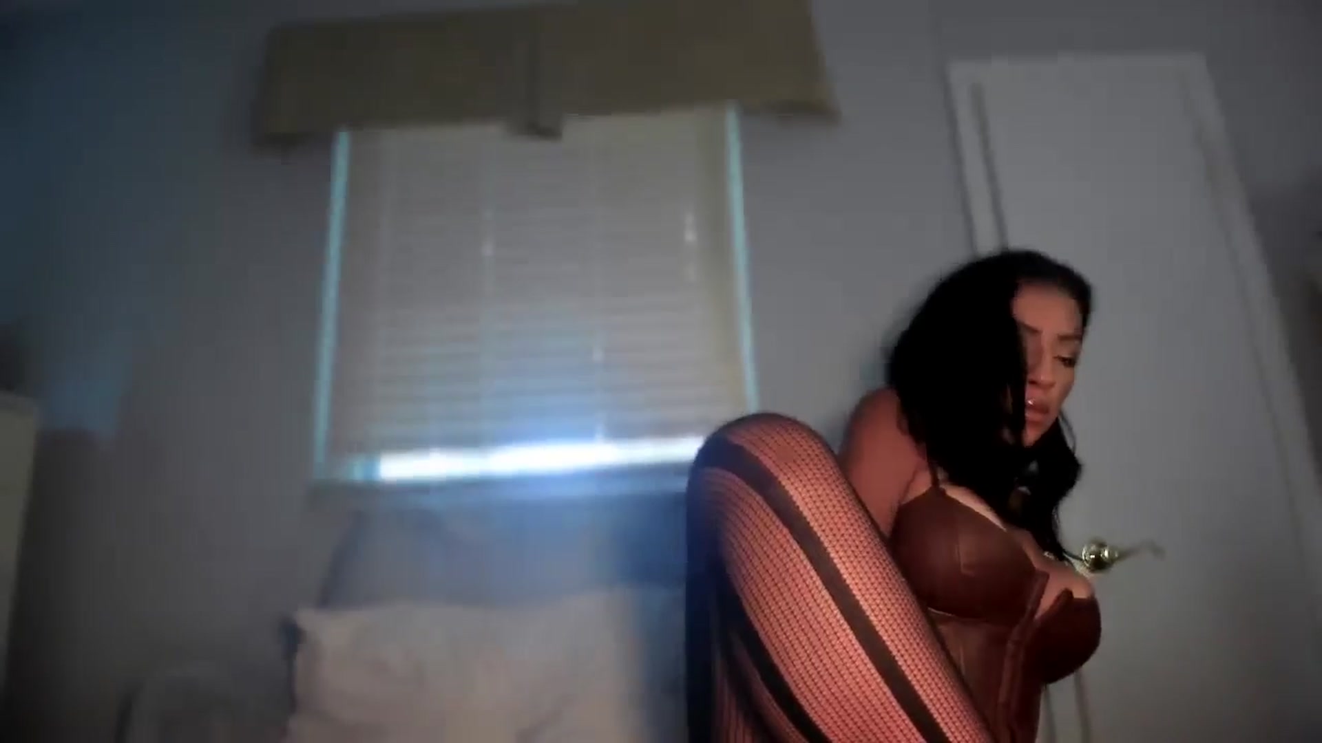 Gallery image thumbnail from sassypants's myfreecams stream on, 07/28/2025, 17:48 image 6 of 20