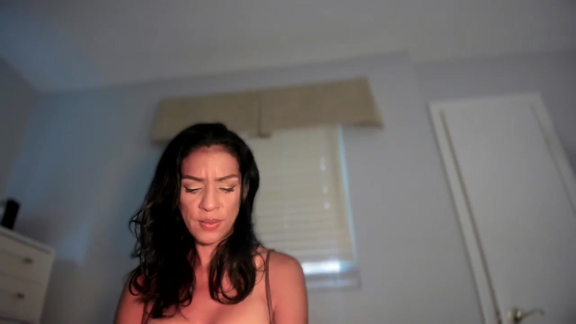 Gallery image thumbnail from sassypants's myfreecams stream on, 07/28/2025, 18:28 image 8 of 20