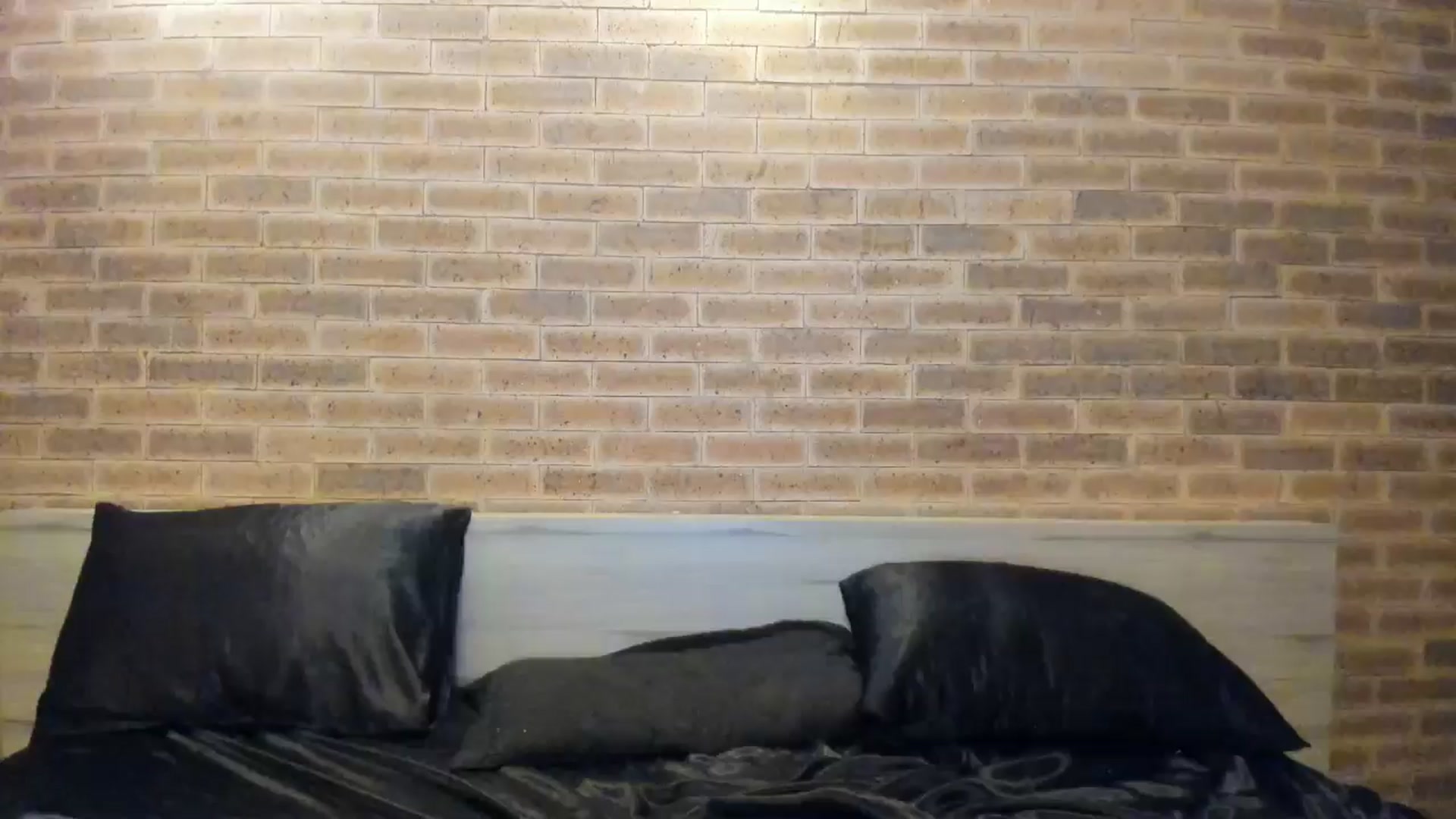 Gallery image thumbnail from satAMYc's myfreecams stream on, 05/18/2025, 08:29 image 13 of 20