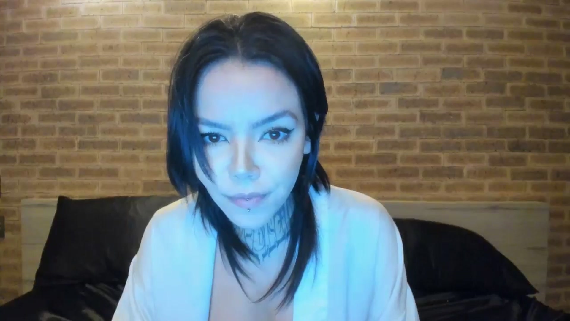 Gallery image thumbnail from satAMYc's myfreecams stream on, 05/18/2025, 08:29 image 14 of 20