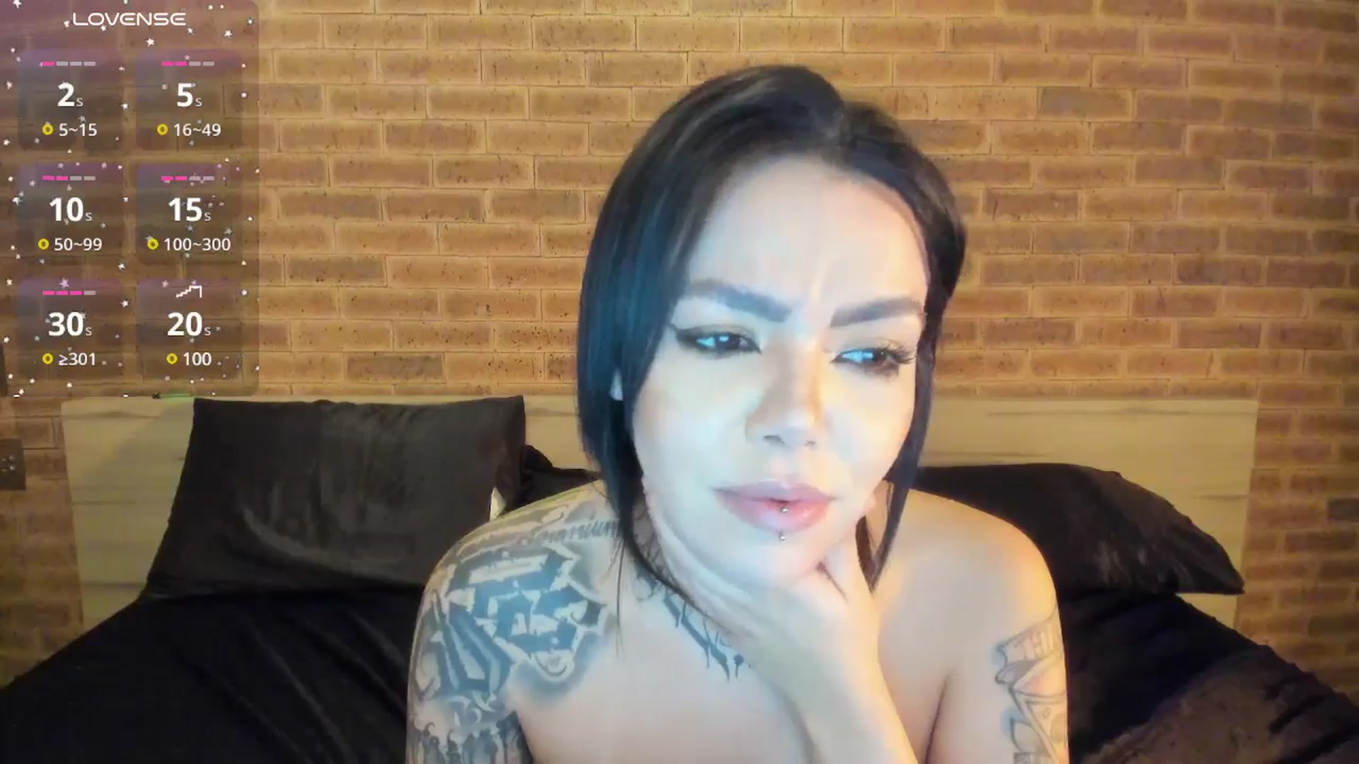 Gallery image thumbnail from satAMYc's myfreecams stream on, 06/19/2025, 07:29 image 19 of 20