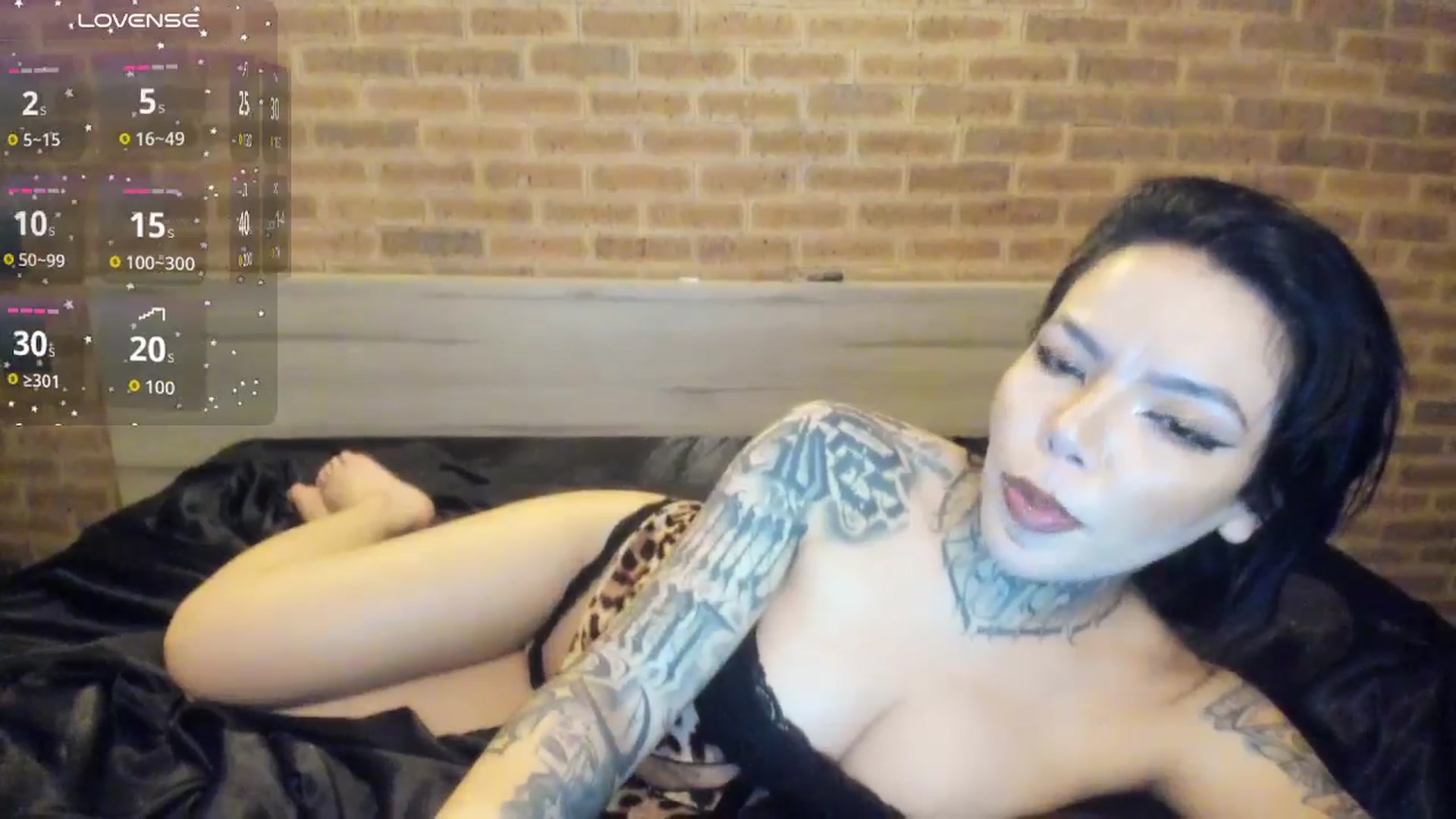 Gallery image thumbnail from satAMYc's myfreecams stream on, 12/28/2025, 08:33 image 5 of 20