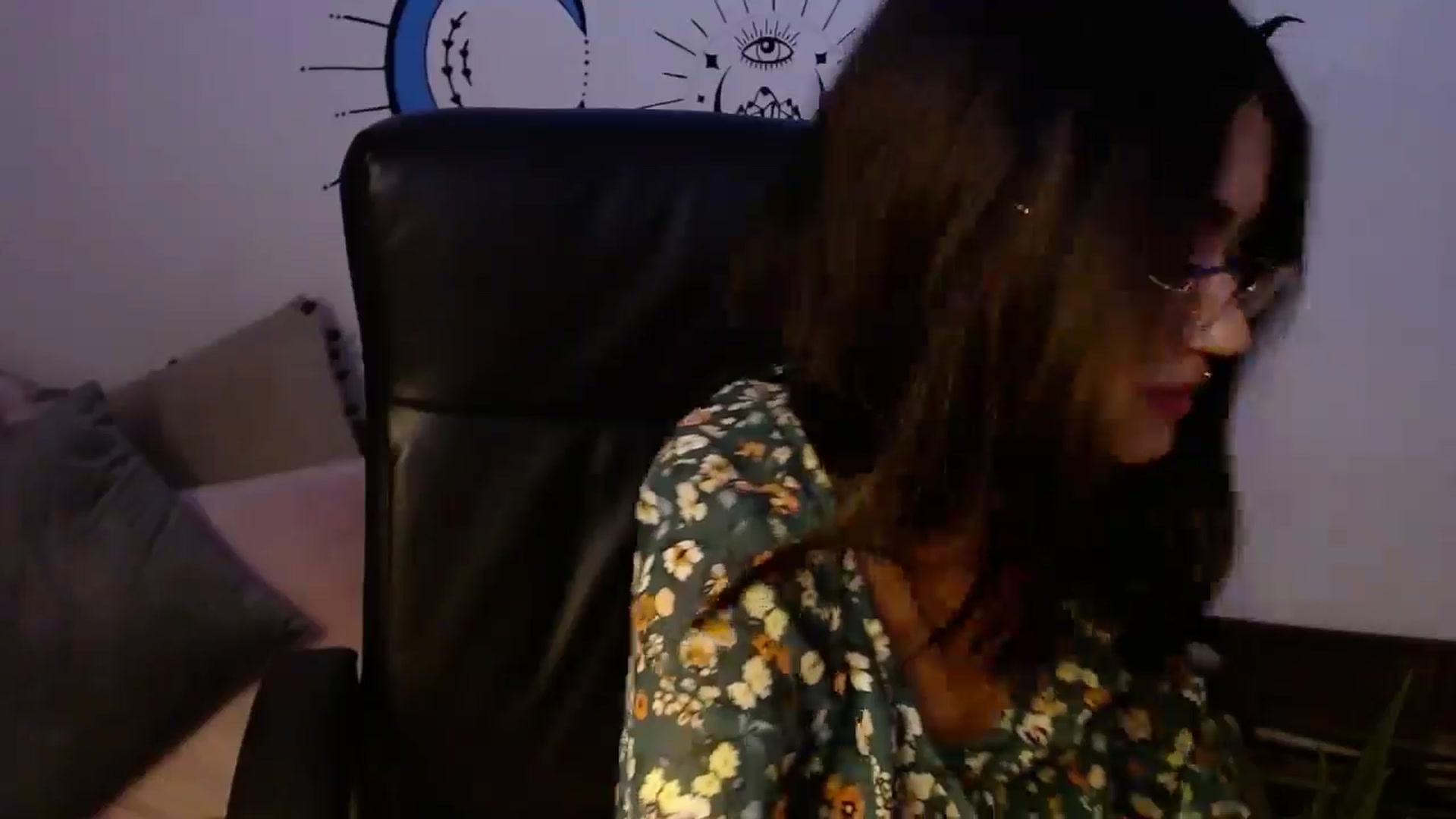 Gallery image thumbnail from saturn_8888's myfreecams stream on, 06/18/2024, 03:29 image 16 of 20