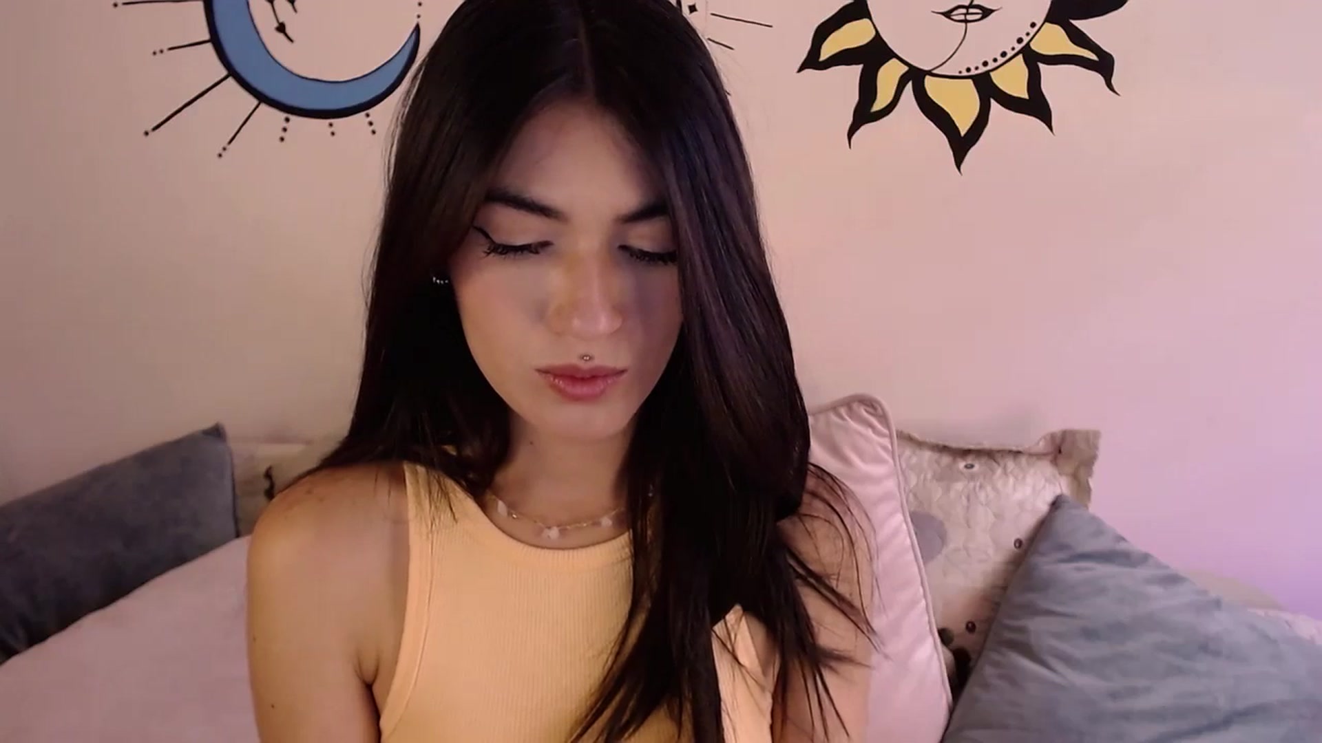 Gallery image thumbnail from saturn_8888's myfreecams stream on, 06/29/2024, 17:07 image 8 of 20