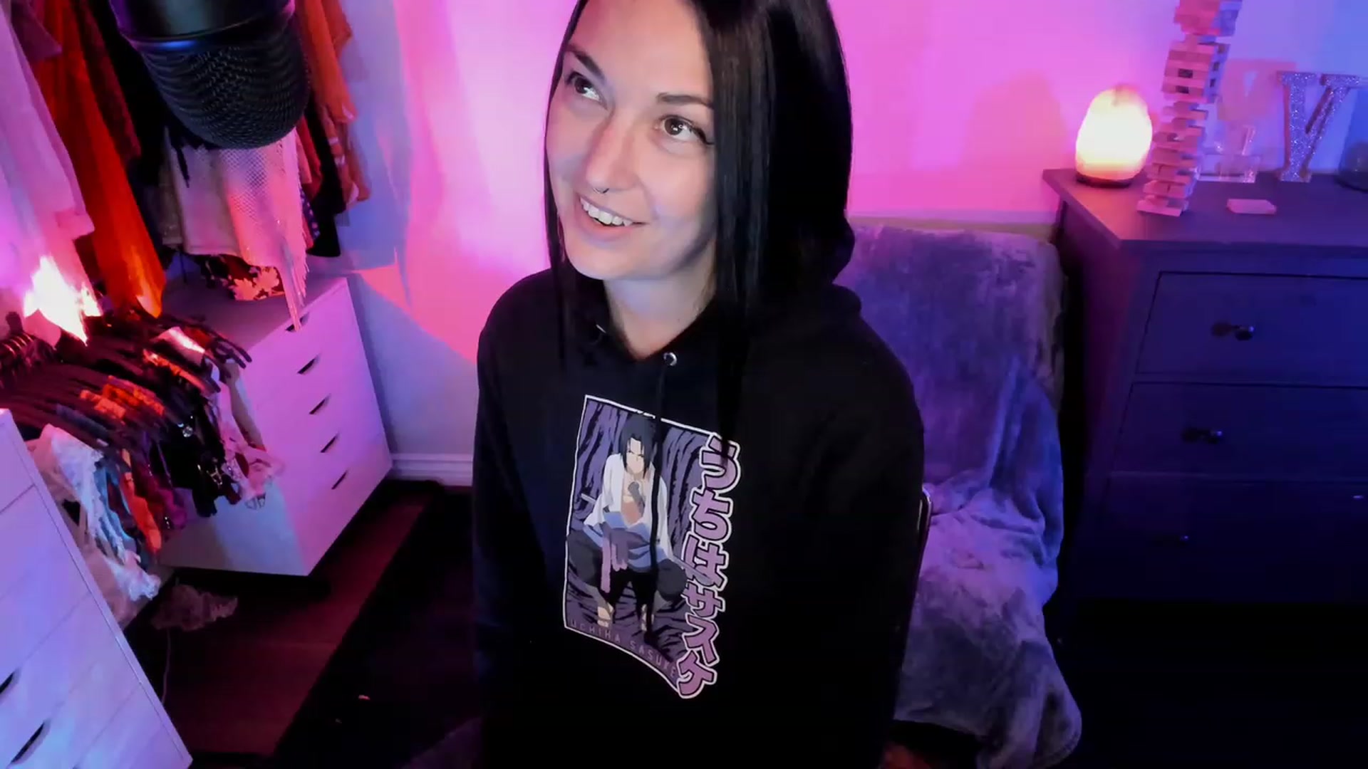 Gallery image thumbnail from savvyv's myfreecams stream on, 11/16/2022, 08:33 image 12 of 20