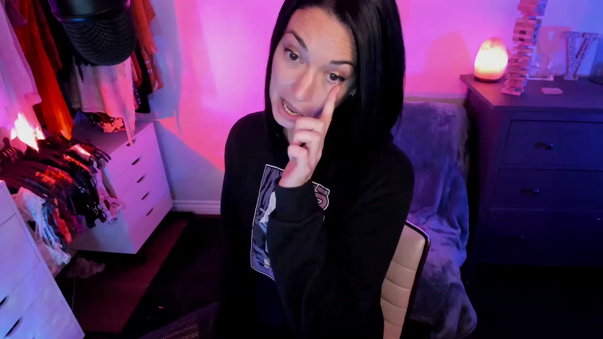 Gallery image thumbnail from savvyv's myfreecams stream on, 11/16/2022, 08:33 image 1 of 20