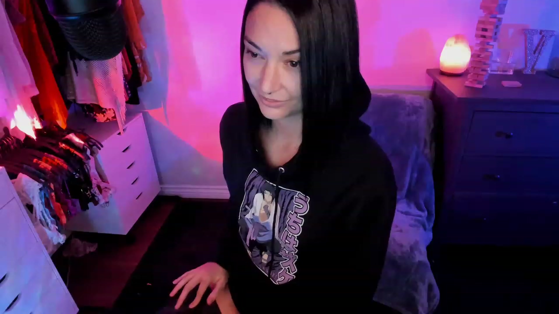Gallery image thumbnail from savvyv's myfreecams stream on, 11/16/2022, 08:33 image 13 of 20