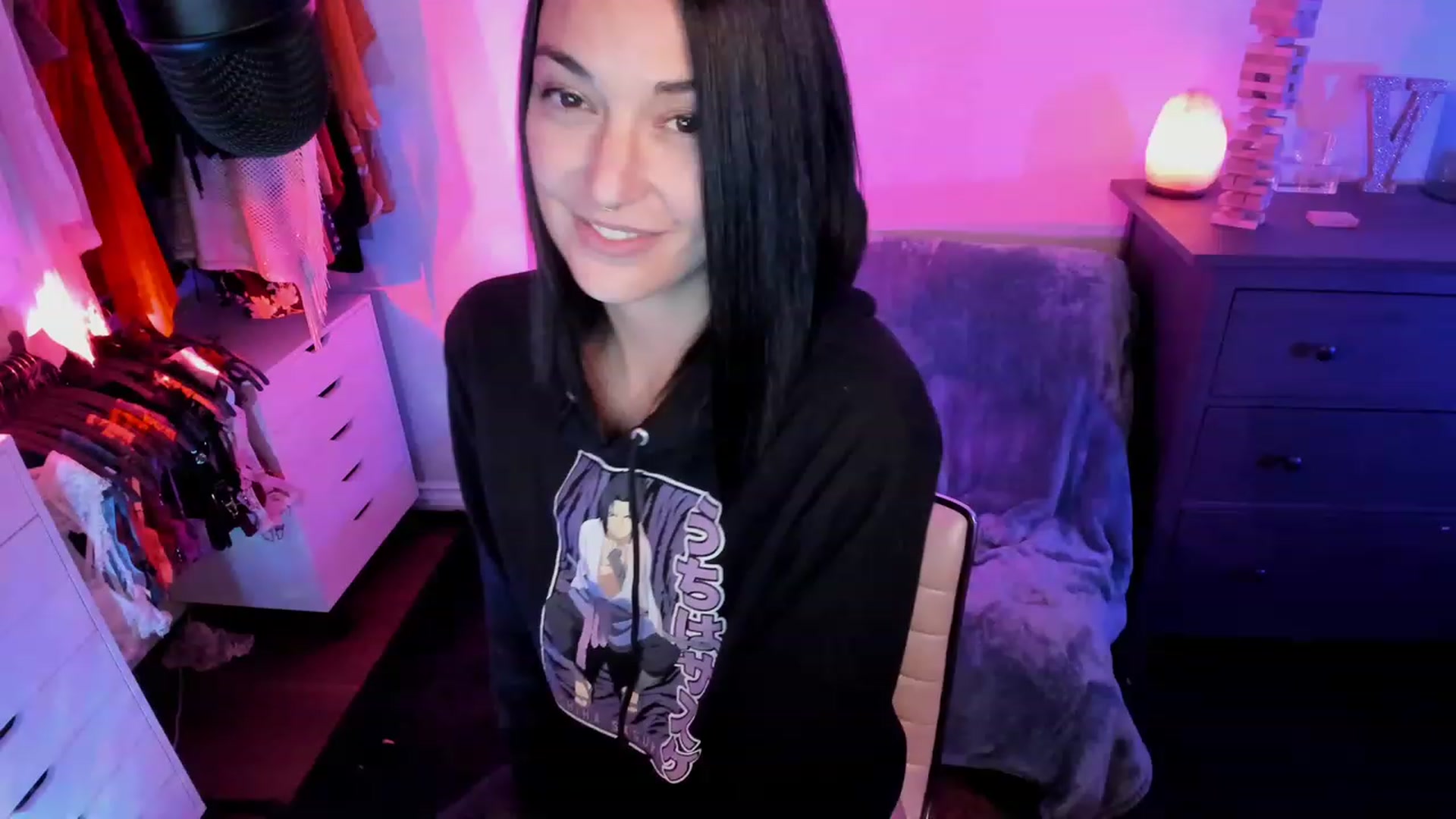 Gallery image thumbnail from savvyv's myfreecams stream on, 11/16/2022, 08:33 image 6 of 20