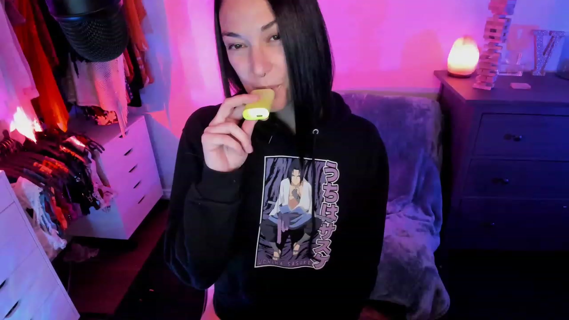 Gallery image thumbnail from savvyv's myfreecams stream on, 11/16/2022, 08:33 image 11 of 20