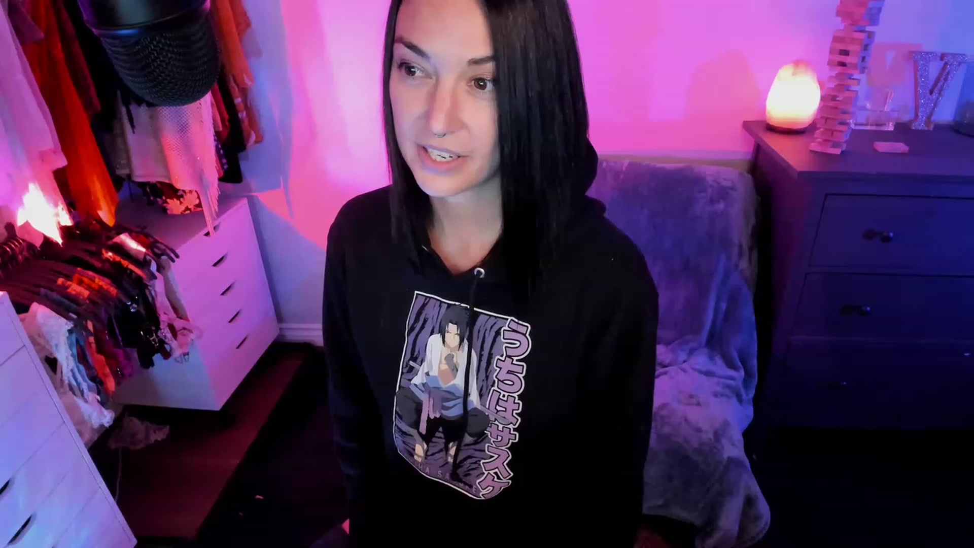 Gallery image thumbnail from savvyv's myfreecams stream on, 11/16/2022, 08:33 image 7 of 20