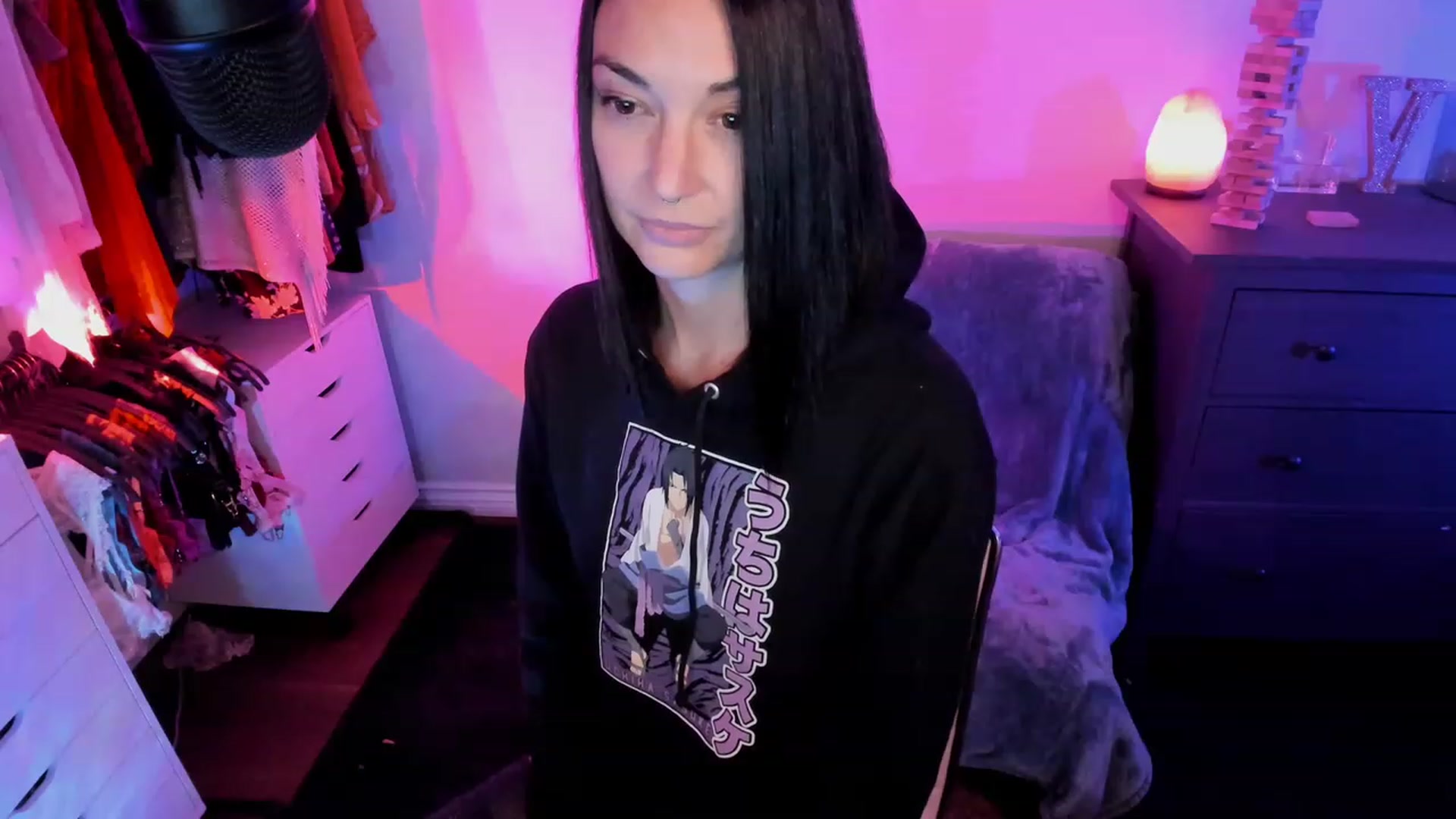 Gallery image thumbnail from savvyv's myfreecams stream on, 11/16/2022, 08:33 image 8 of 20