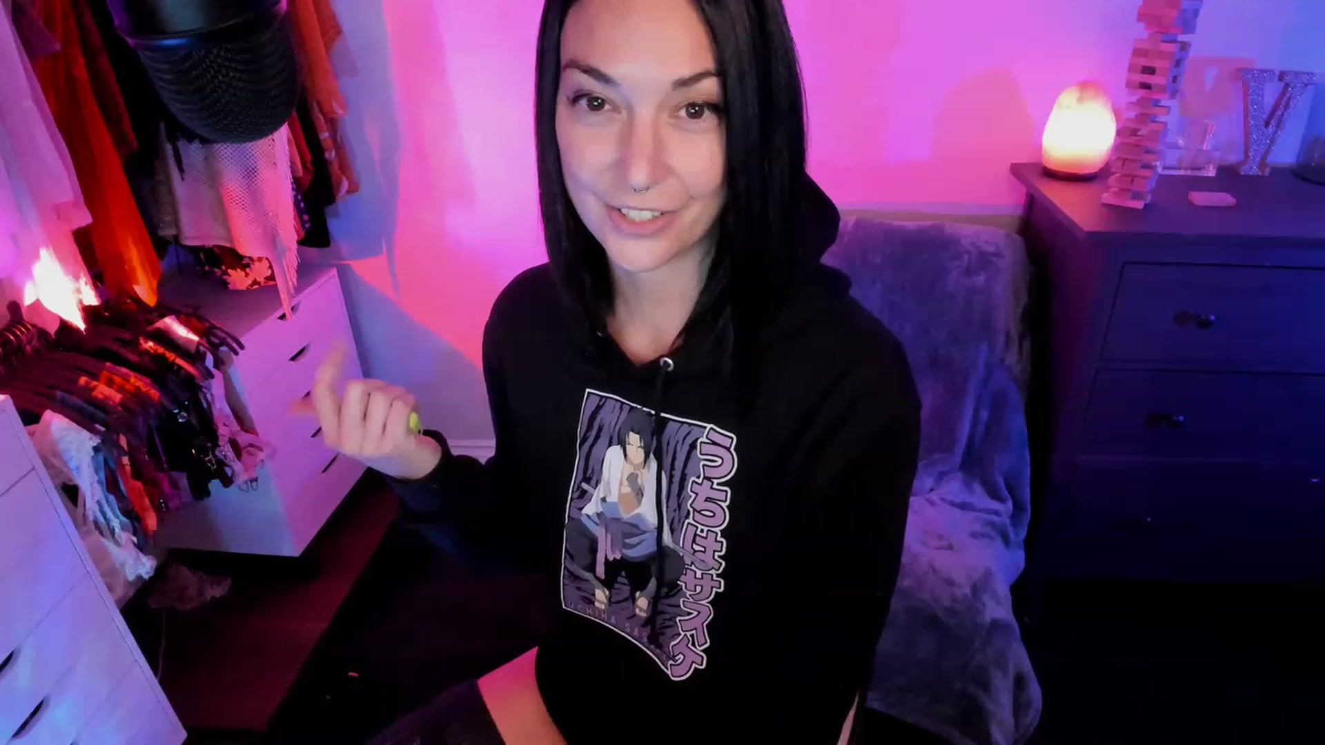 Gallery image thumbnail from savvyv's myfreecams stream on, 11/16/2022, 08:33 image 16 of 20